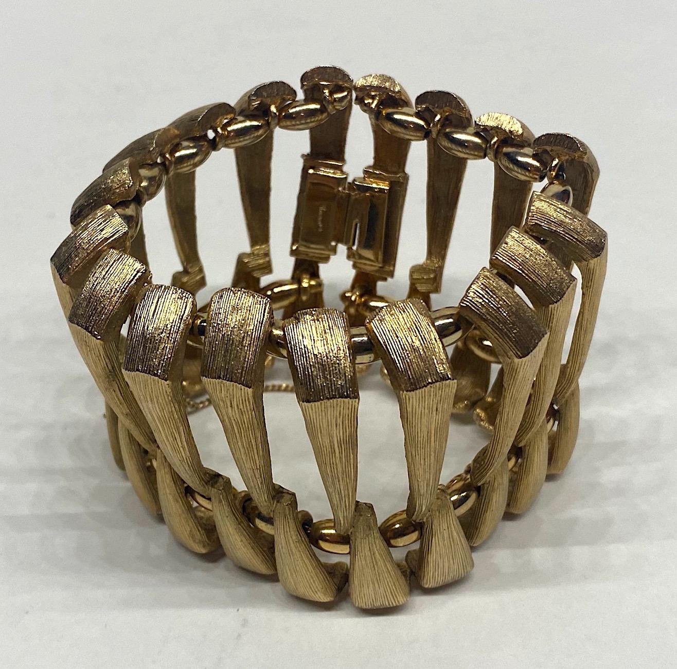 Trifari 1950s Satin Gold Wide Abstract Link Bracelet 5