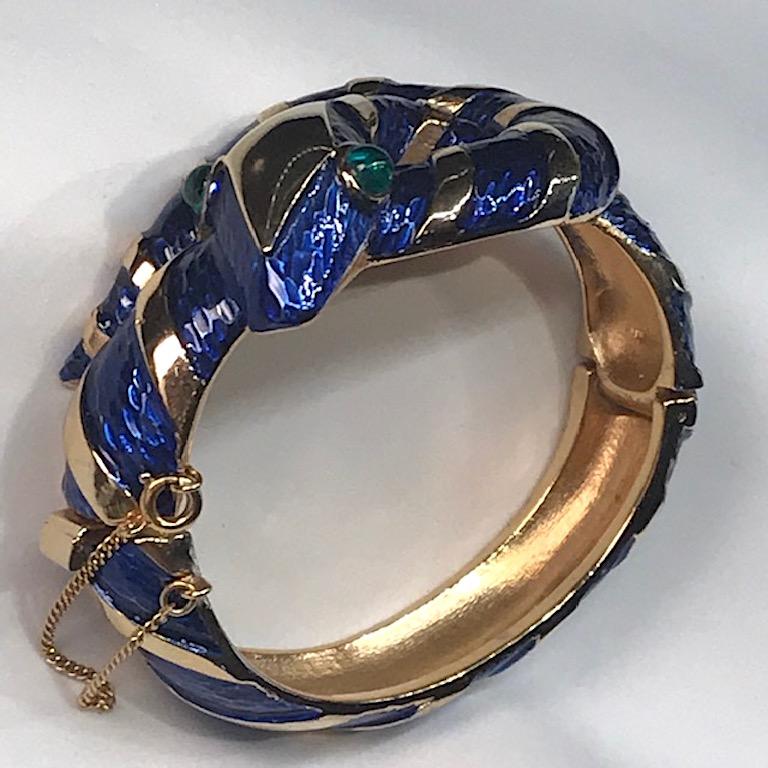 Trifari 1960s Blue Enamel Snake Bangle Bracelet In Excellent Condition In New York, NY