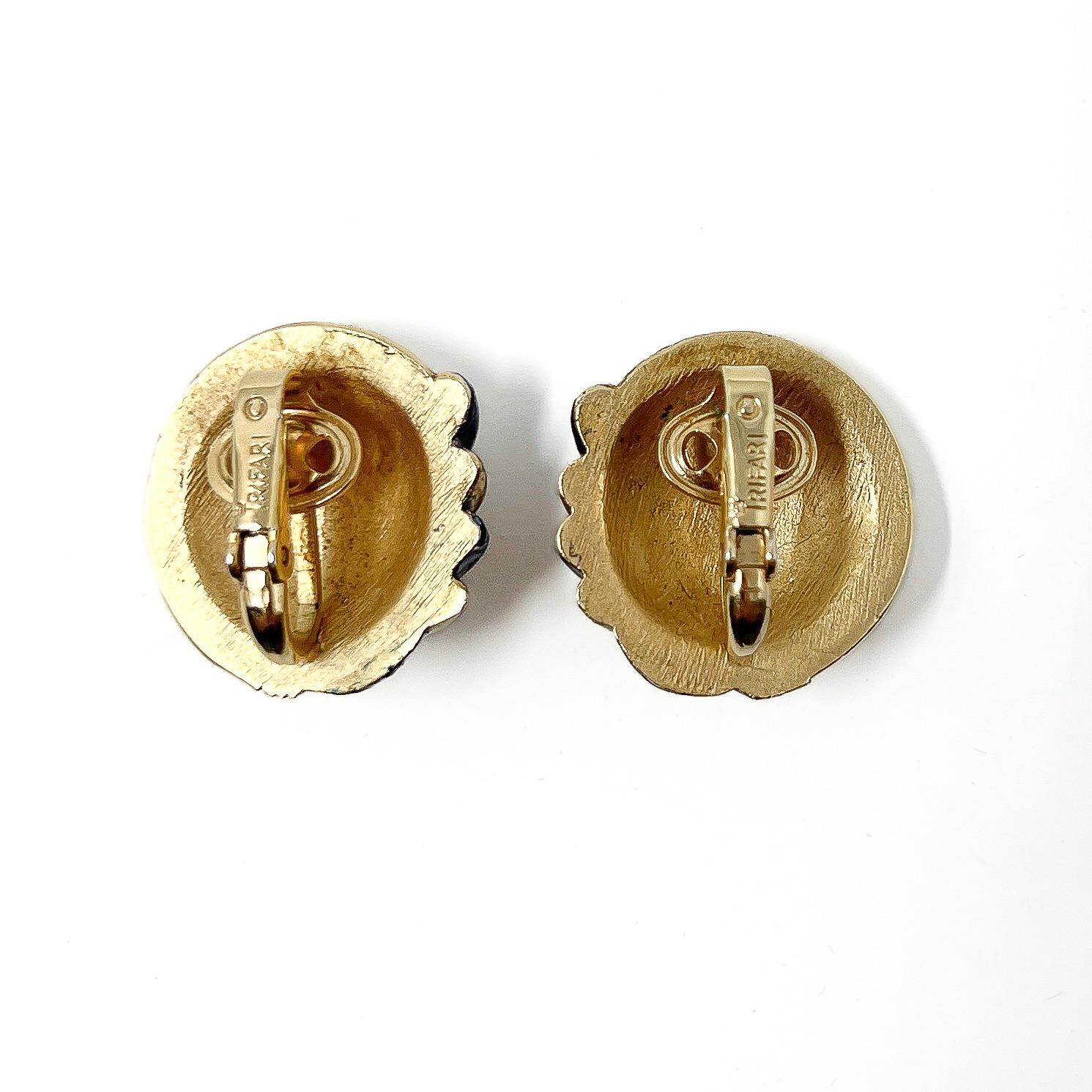 Trifari 1960s Gold Plate, Enamel and Rhinestone Vintage Cuff and Earrings Set For Sale 2