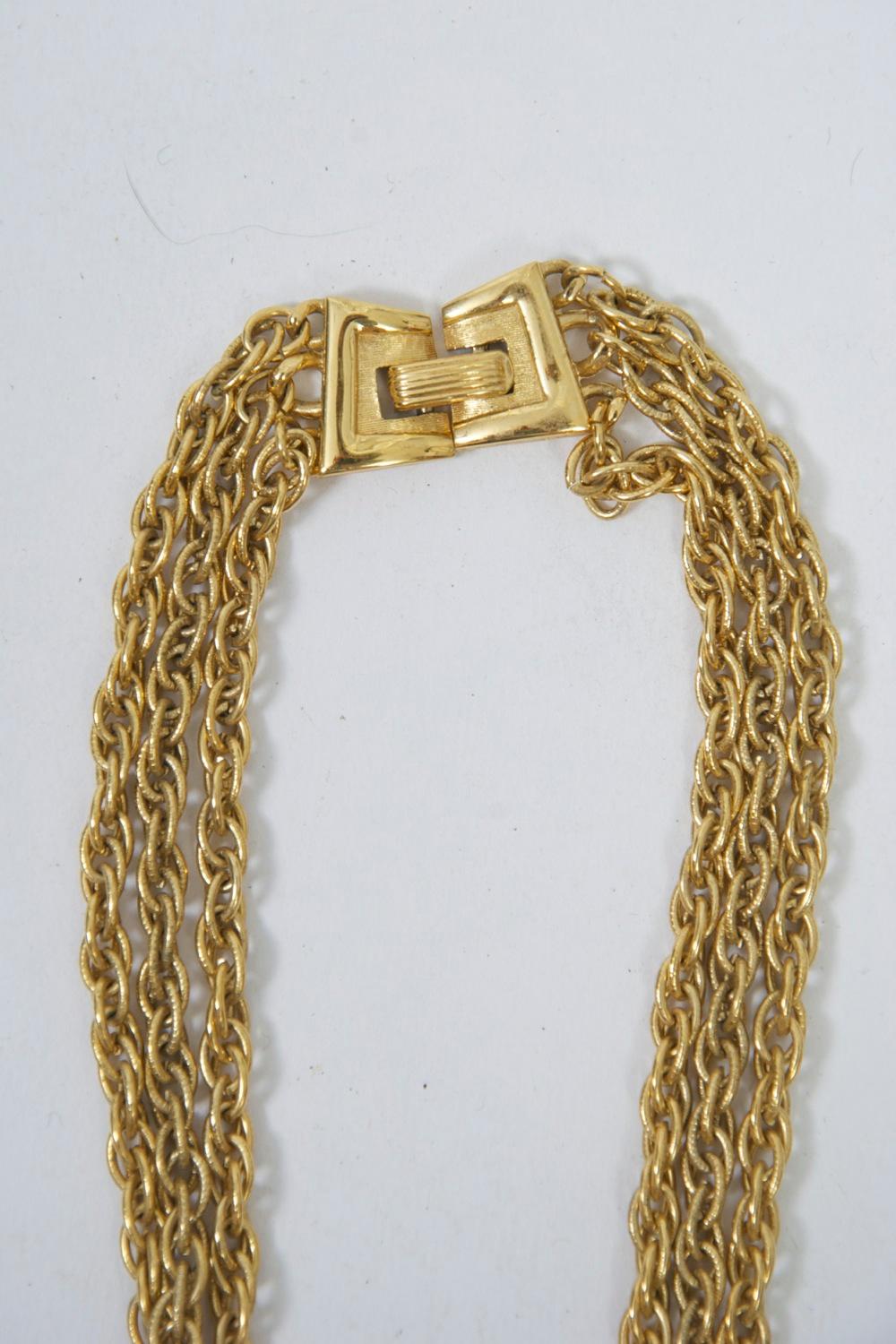 Trifari 1970er Jahre Halskette und Chandelier-Ohrringe Damen im Angebot