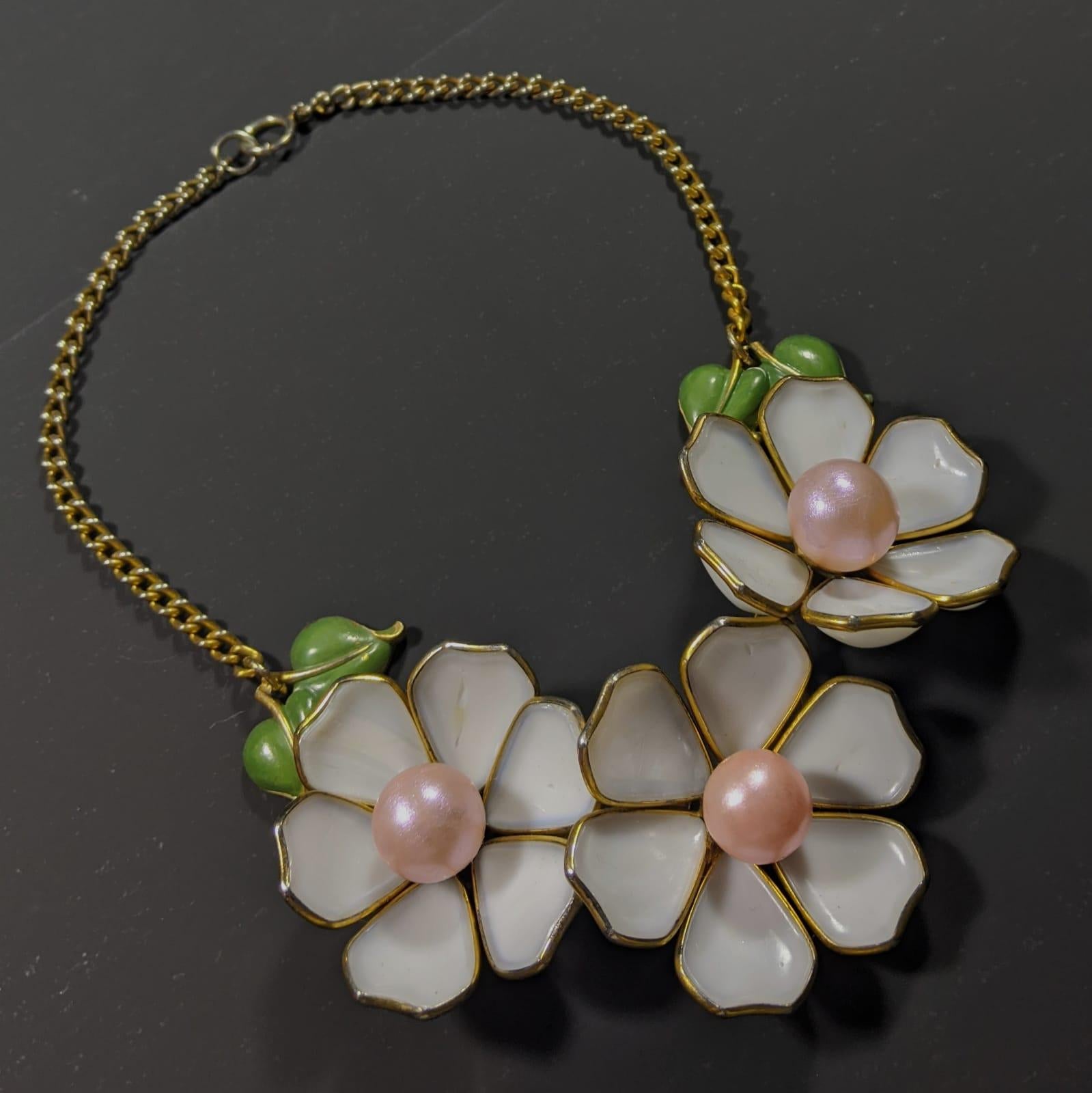 Artist TRIFARI Alfred Philippe Gripoix, old NECKLACE, cast glass paste flowers, vintage For Sale
