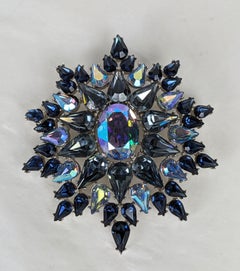 Trifari écusson bijoutier Aurora et saphir