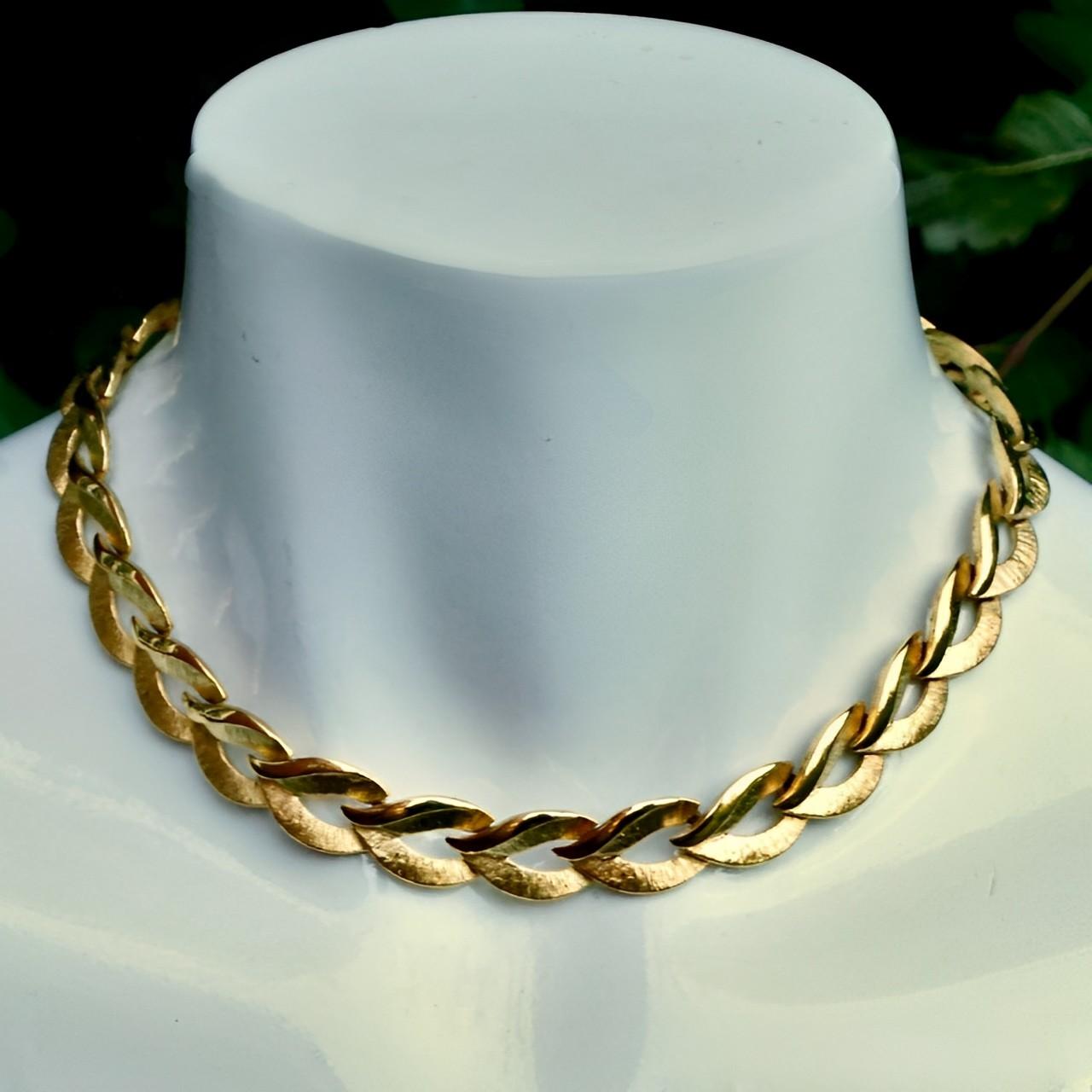 Trifari Brushed and Shiny Gold Plated Leaf Link Necklace For Sale 4