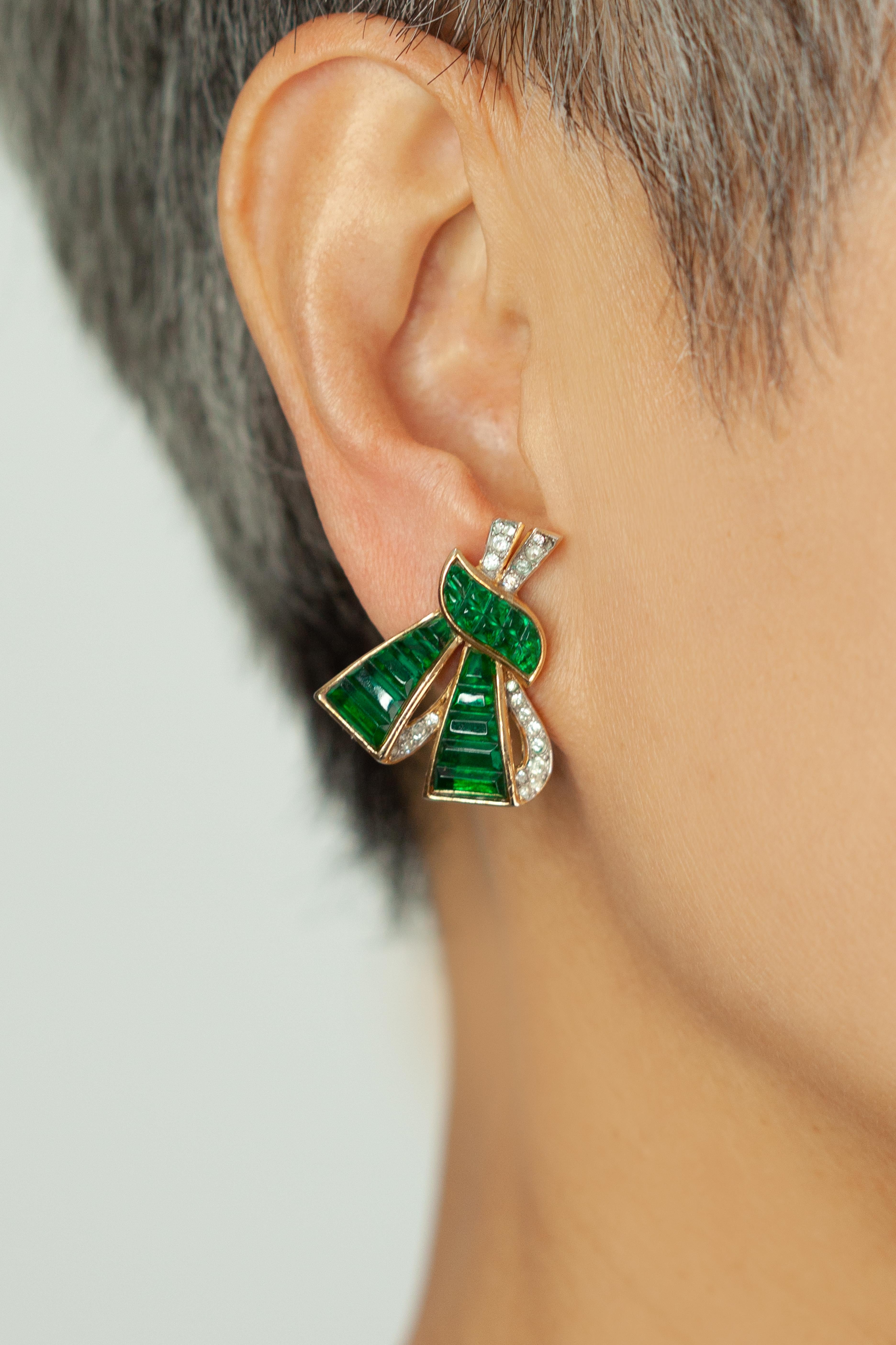 Art Deco TRIFARI by ALFRED PHILIPPE Invisibly Set Knotted Bow Earrings For Sale