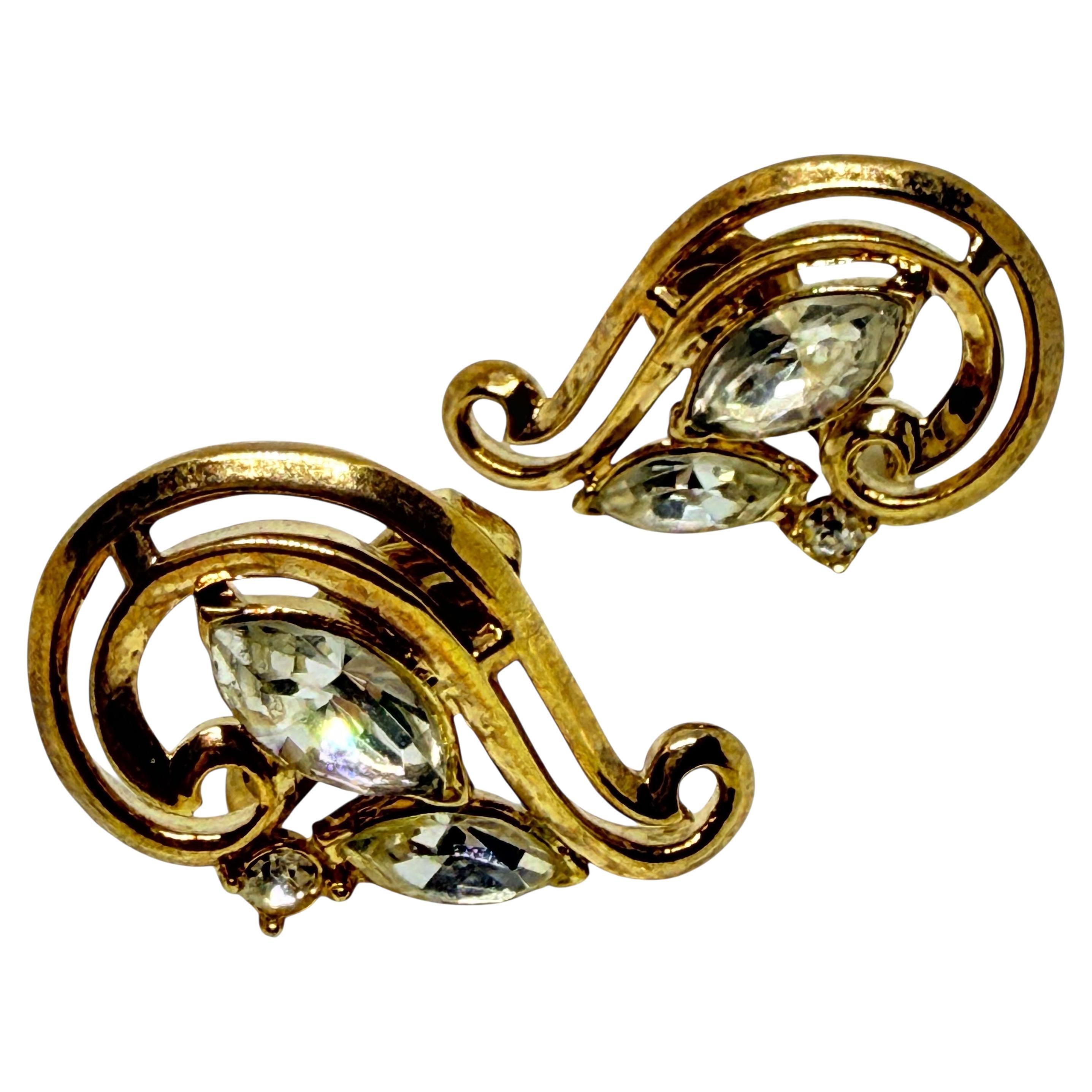 TRIFARI Krone goldfarbener Strass Designer Ohrringe mit Clip