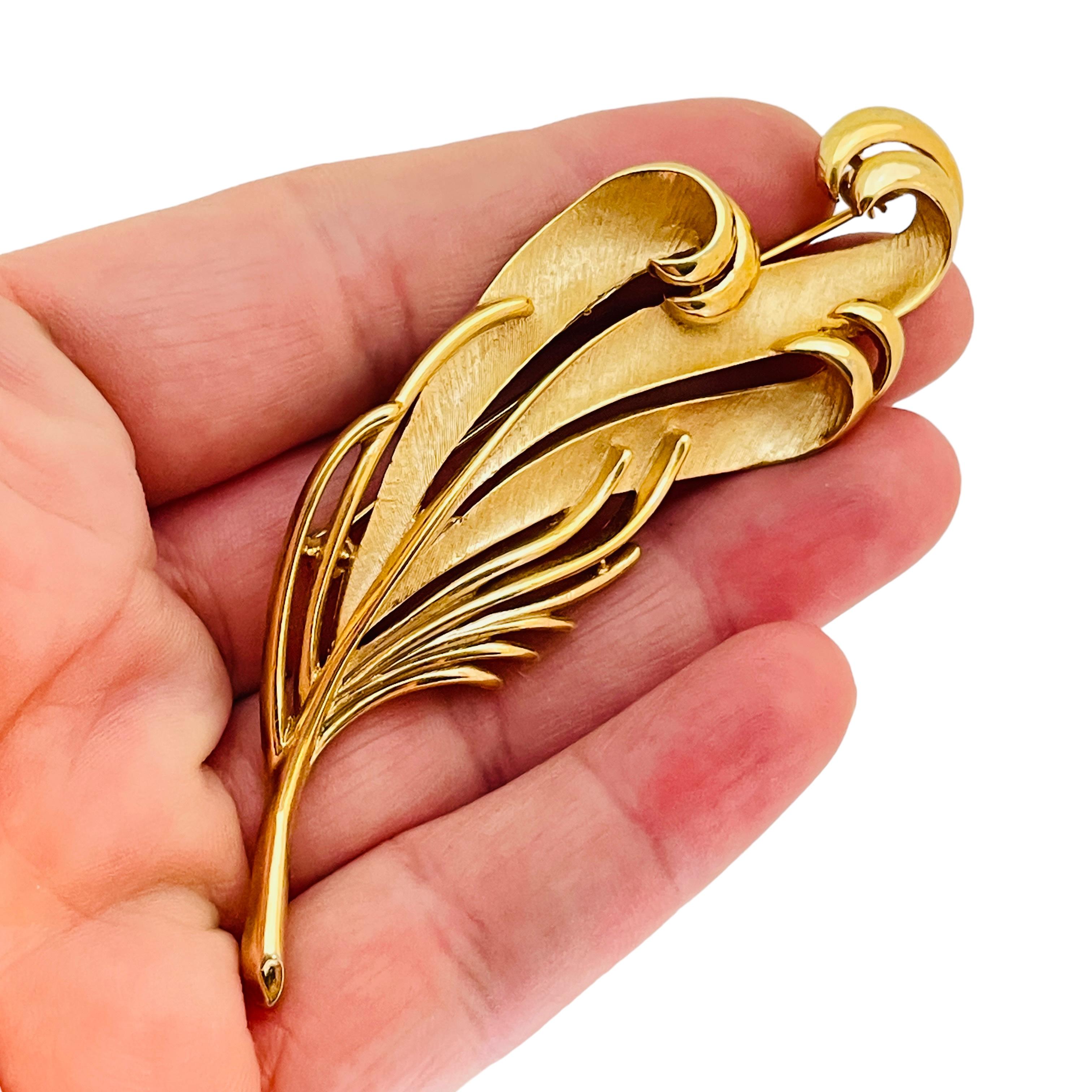 TRIFARI Krone signierte Gold-Designerbrosche Damen im Angebot