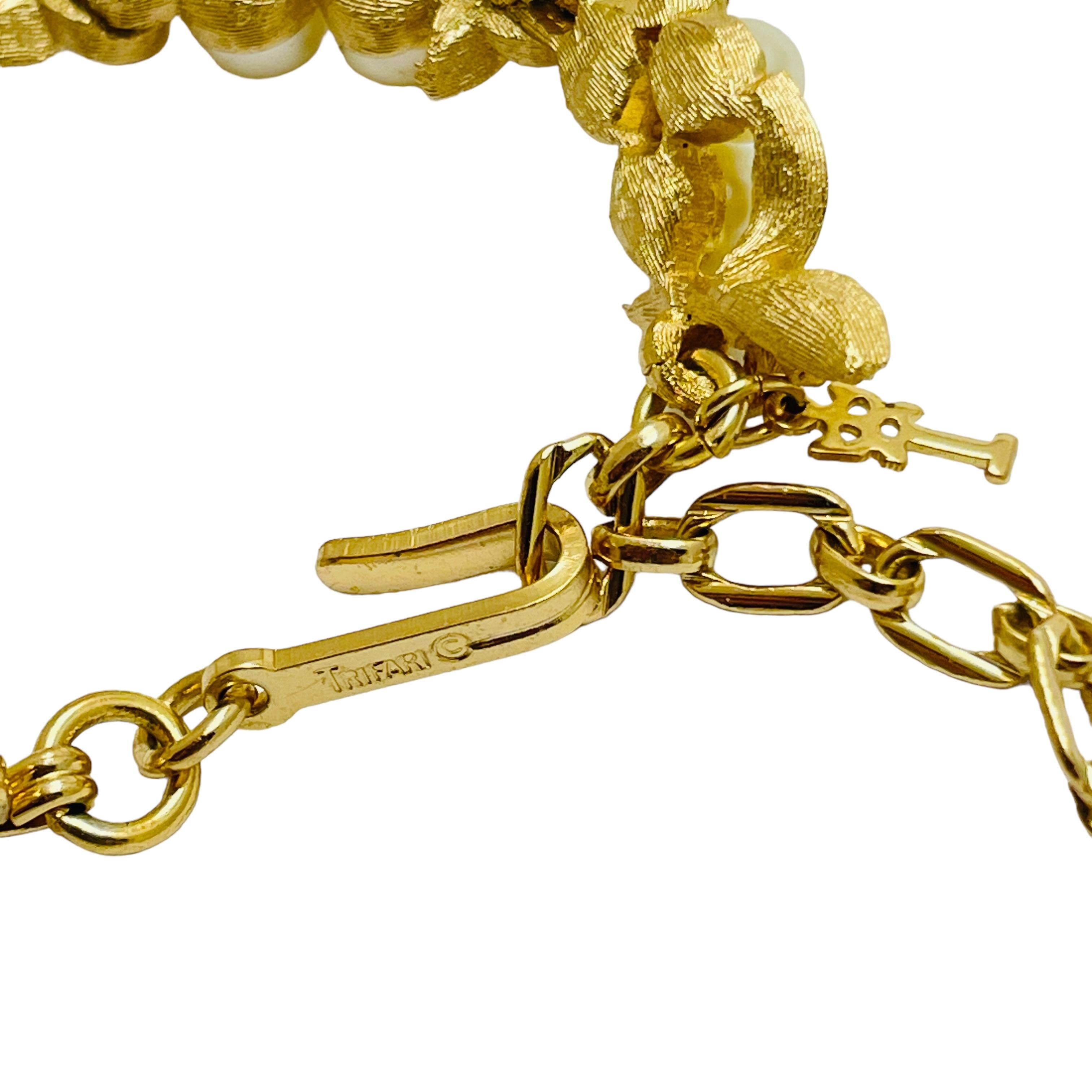 Women's TRIFARI crown signed gold pearl rhinestone leaf choker designer necklace