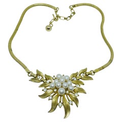 TRIFARI crown signed gold pearl rhinestone flower designer necklace