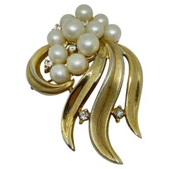 Trifari corona firmata placcata oro perle finte strass fiore spilla di design