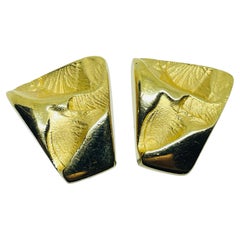 TRIFARI crown signed vintage gold tone designer clip on earrings