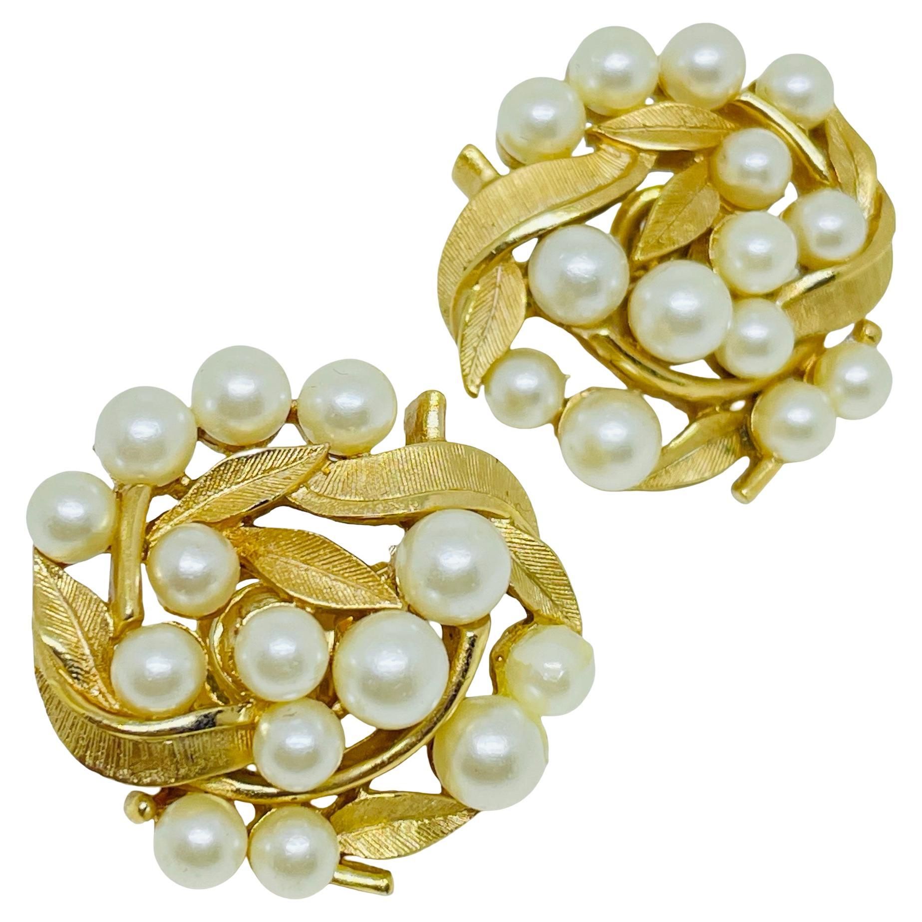 TRIFARI crown signed vintage gold tone pearl designer clip earrings