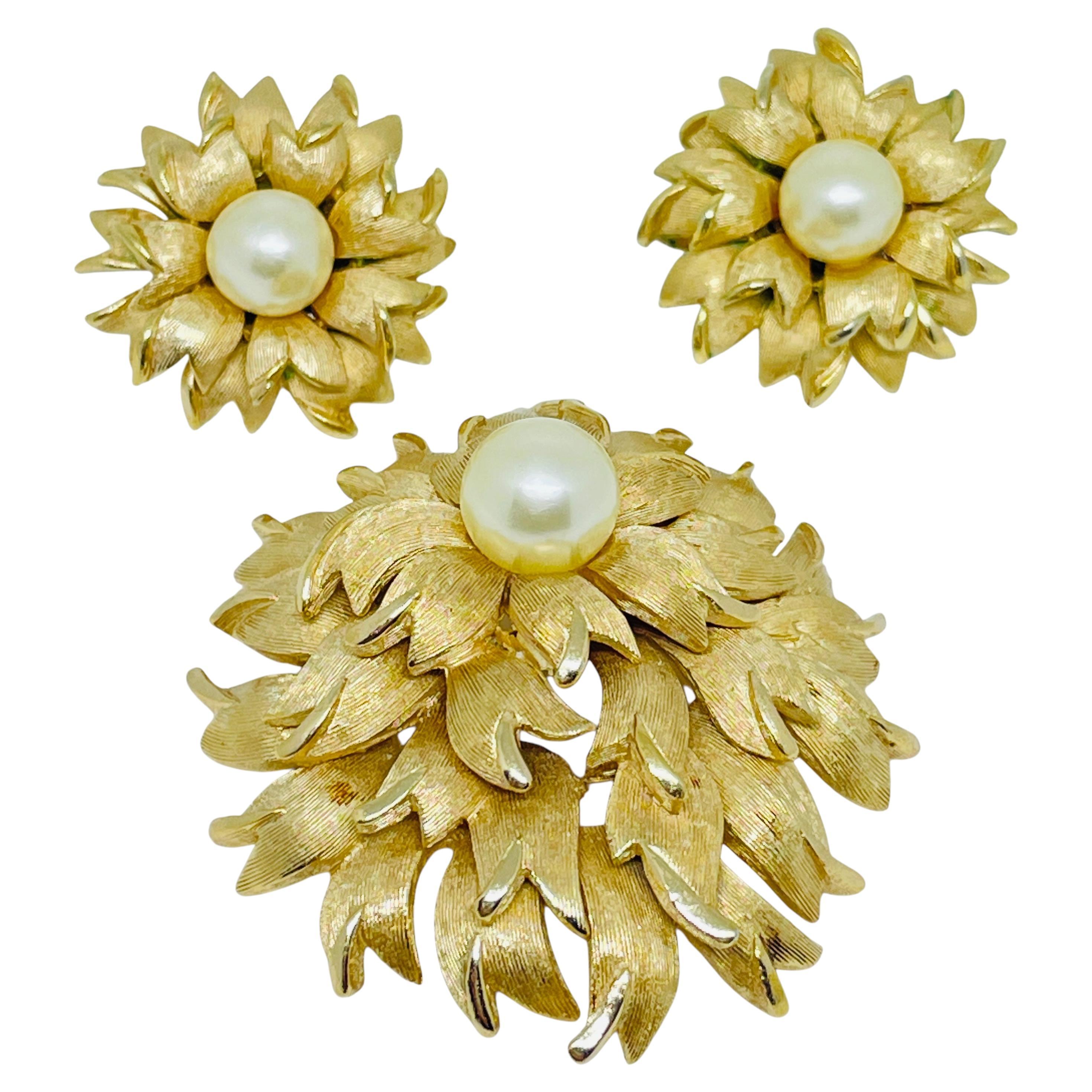 Trifari corona firmata vintage tono oro perla designer spilla fiore set orecchini
