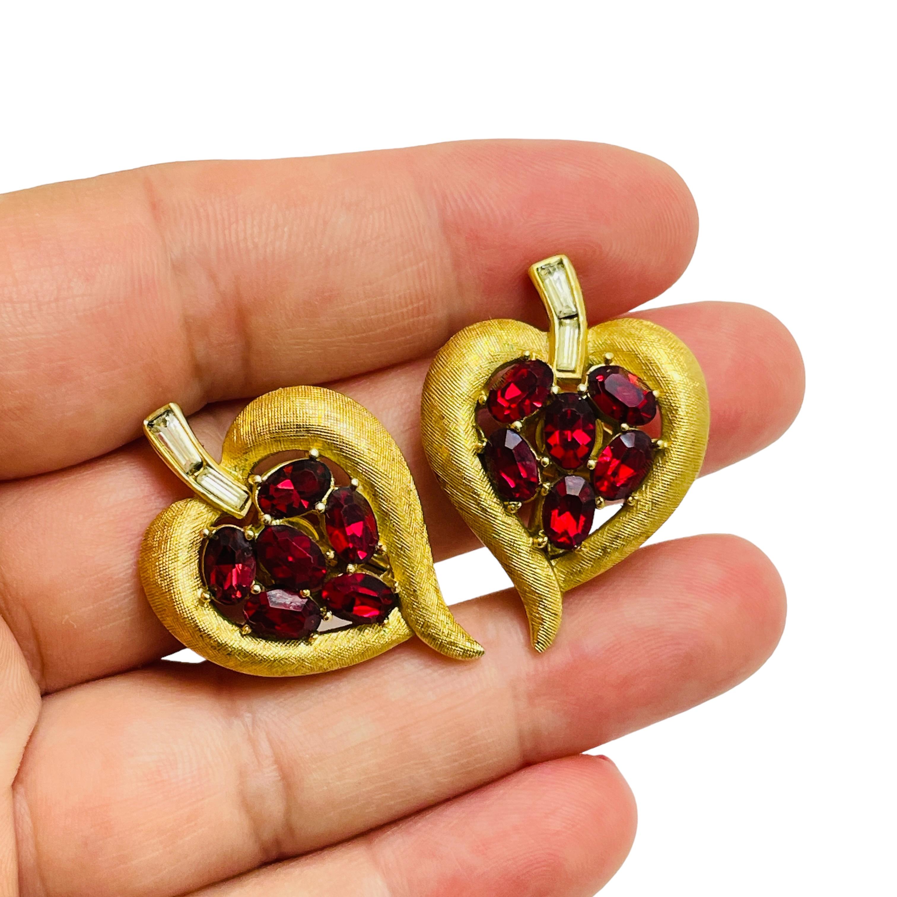 Women's TRIFARI crown signed vintage heart gold red rhinestone designer clip on earrings For Sale