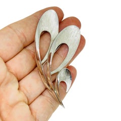 TRIFARI crown signed vintage silver tone designer brooch