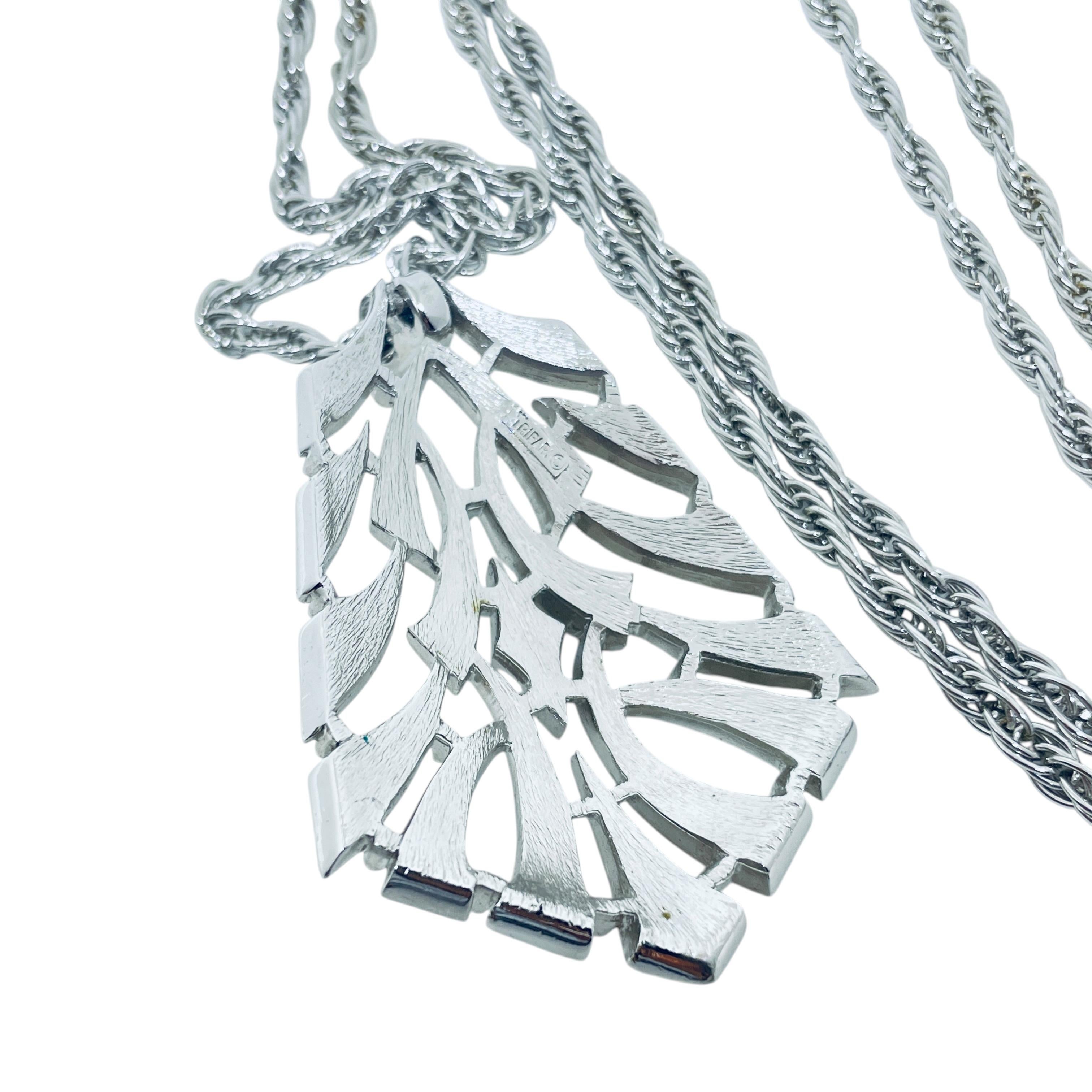 TRIFARI couronne signée vintage argent ton sur ton chaîne pendentif designer Unisexe en vente