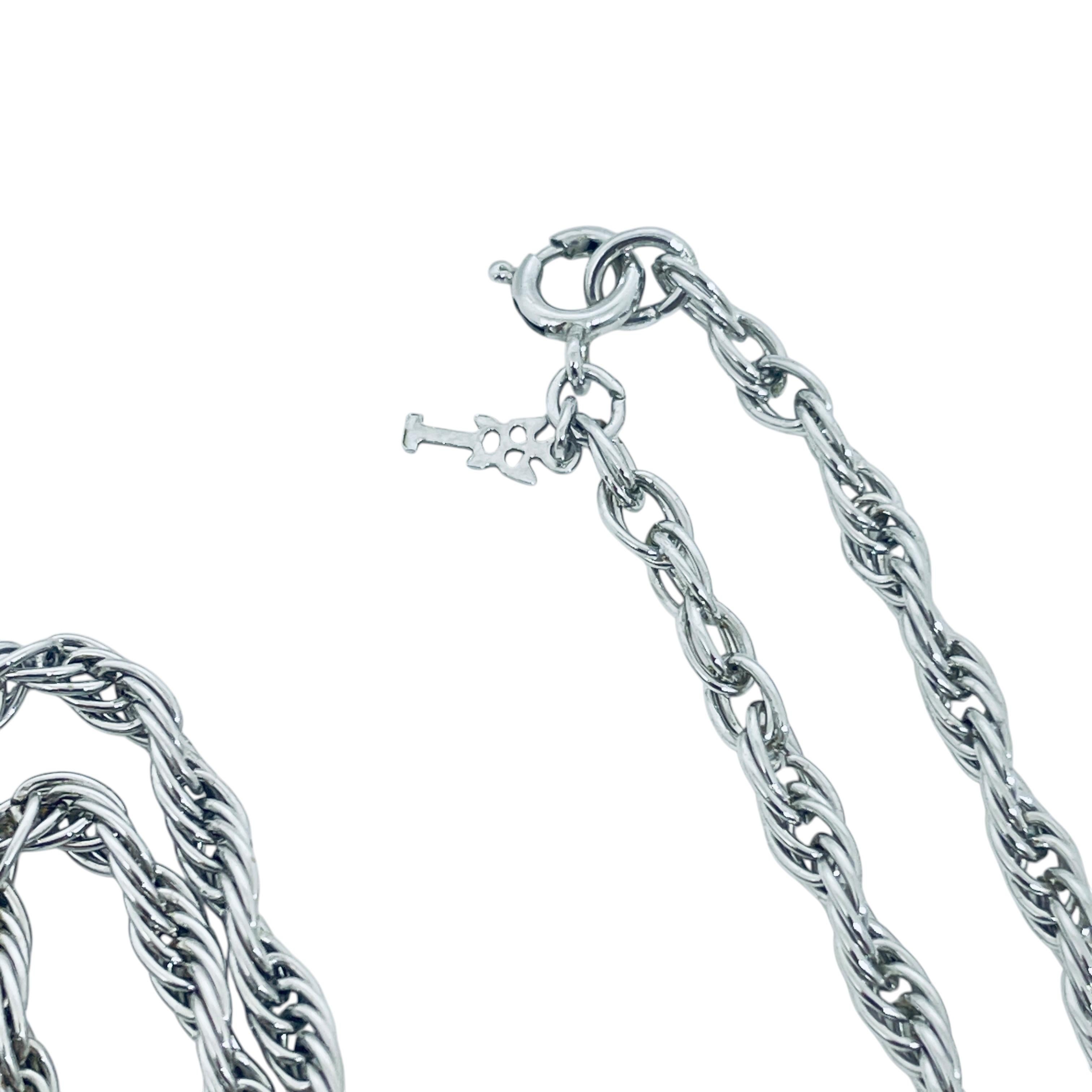 TRIFARI couronne signée vintage argent ton sur ton chaîne pendentif designer en vente 1