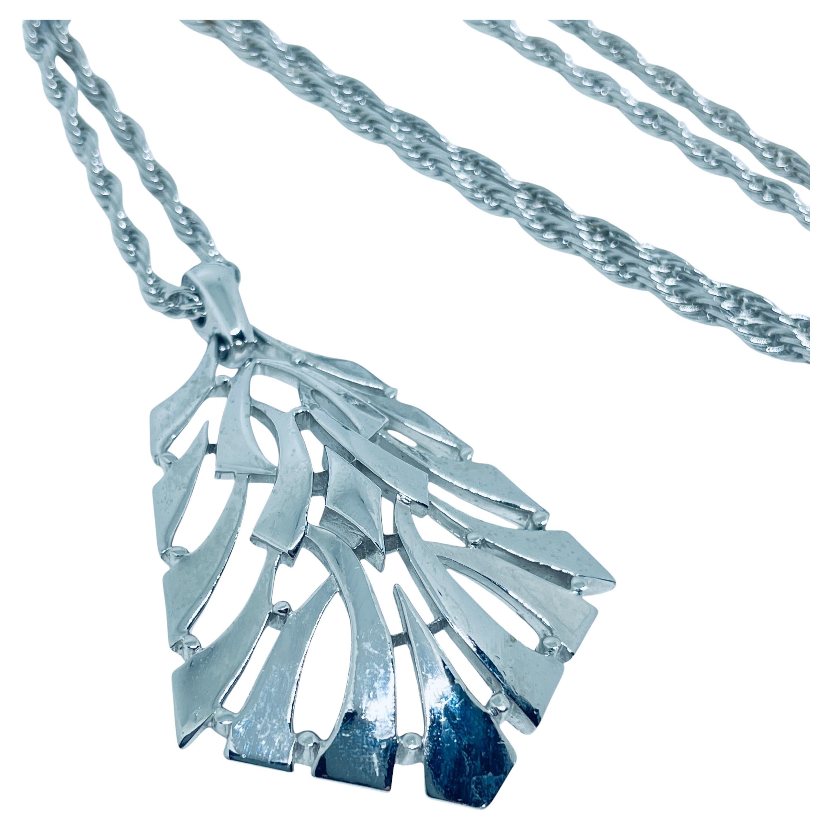 TRIFARI couronne signée vintage argent ton sur ton chaîne pendentif designer en vente