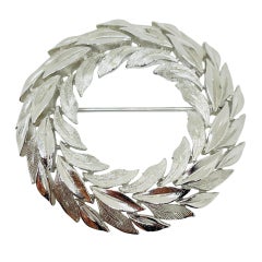 TRIFARI crown signed vintage silver tone leaf wreath designer brooch