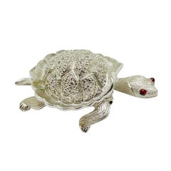 TRIFARI crown signed vintage silver tone ruby eyes turtle figural brooch