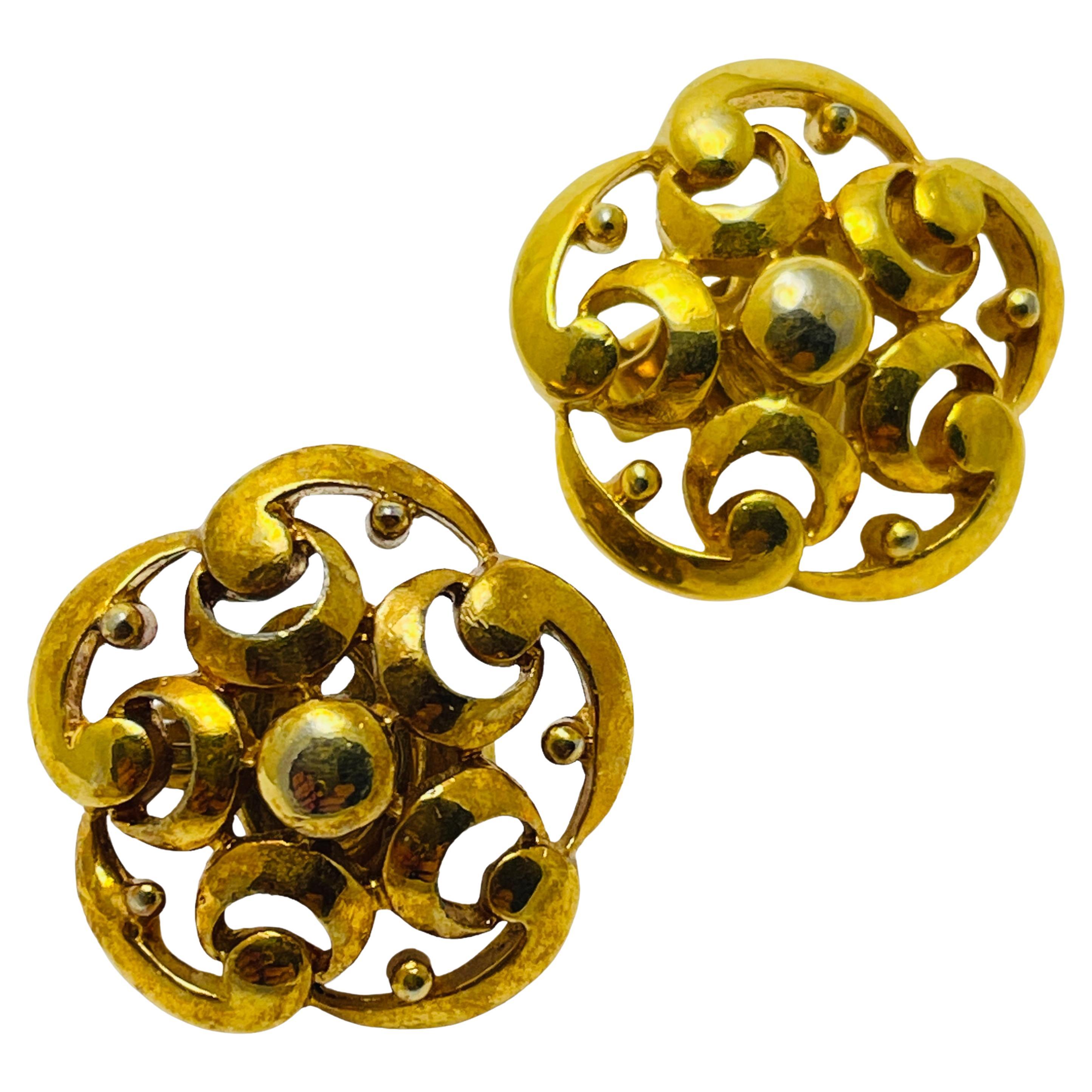 TRIFARI crown vintage gold flower designer clip on earrings For Sale