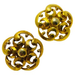 TRIFARI crown vintage gold flower designer clip on earrings