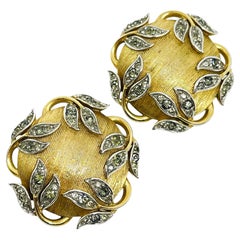 Trifari corona d'epoca firmata con strass placcati in oro, orecchini a clip di design