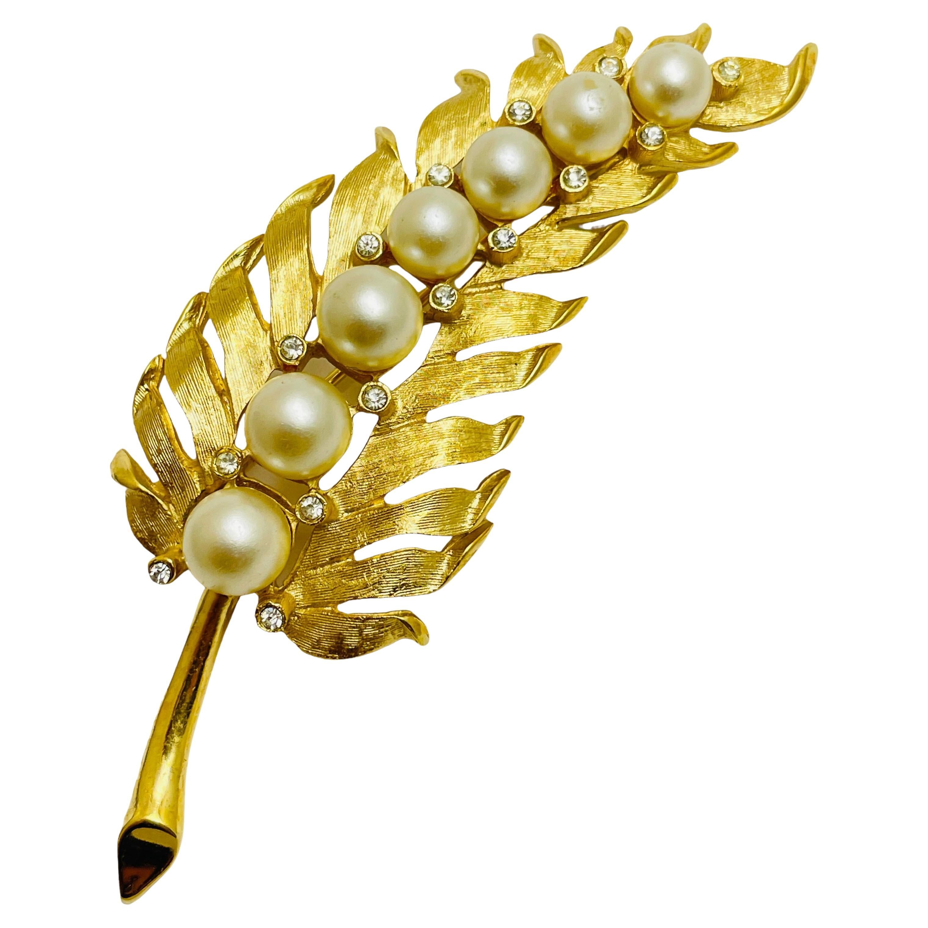TRIFARI crown vintage sugned leaf gold rhinestone pearls designer brooch For Sale