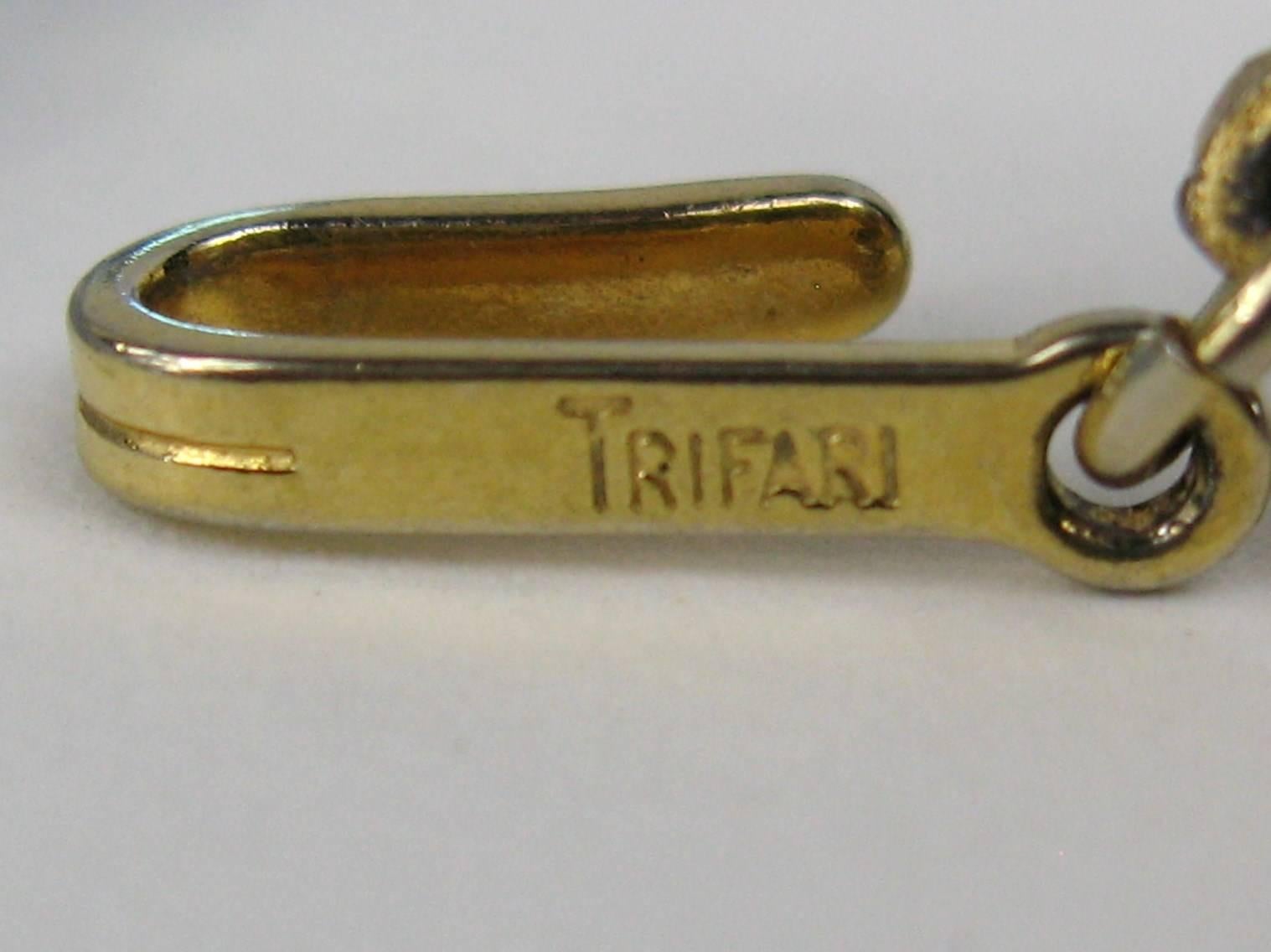 Trifari Glass 3 Strand Bib Necklace 1960s For Sale 2