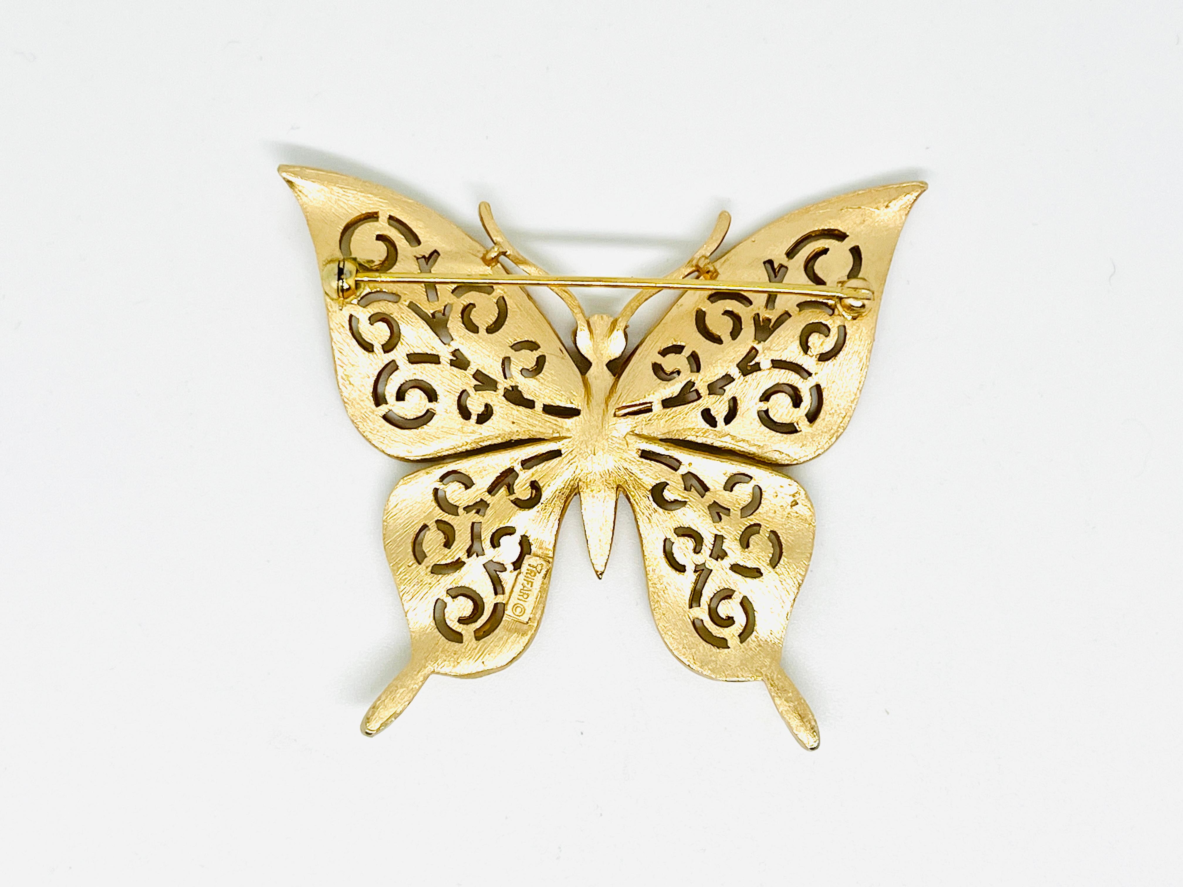 Trifari Gold Florentine Butterfly Brooch, Garnet Cabochon Eyes, Swirl Detail  For Sale 5