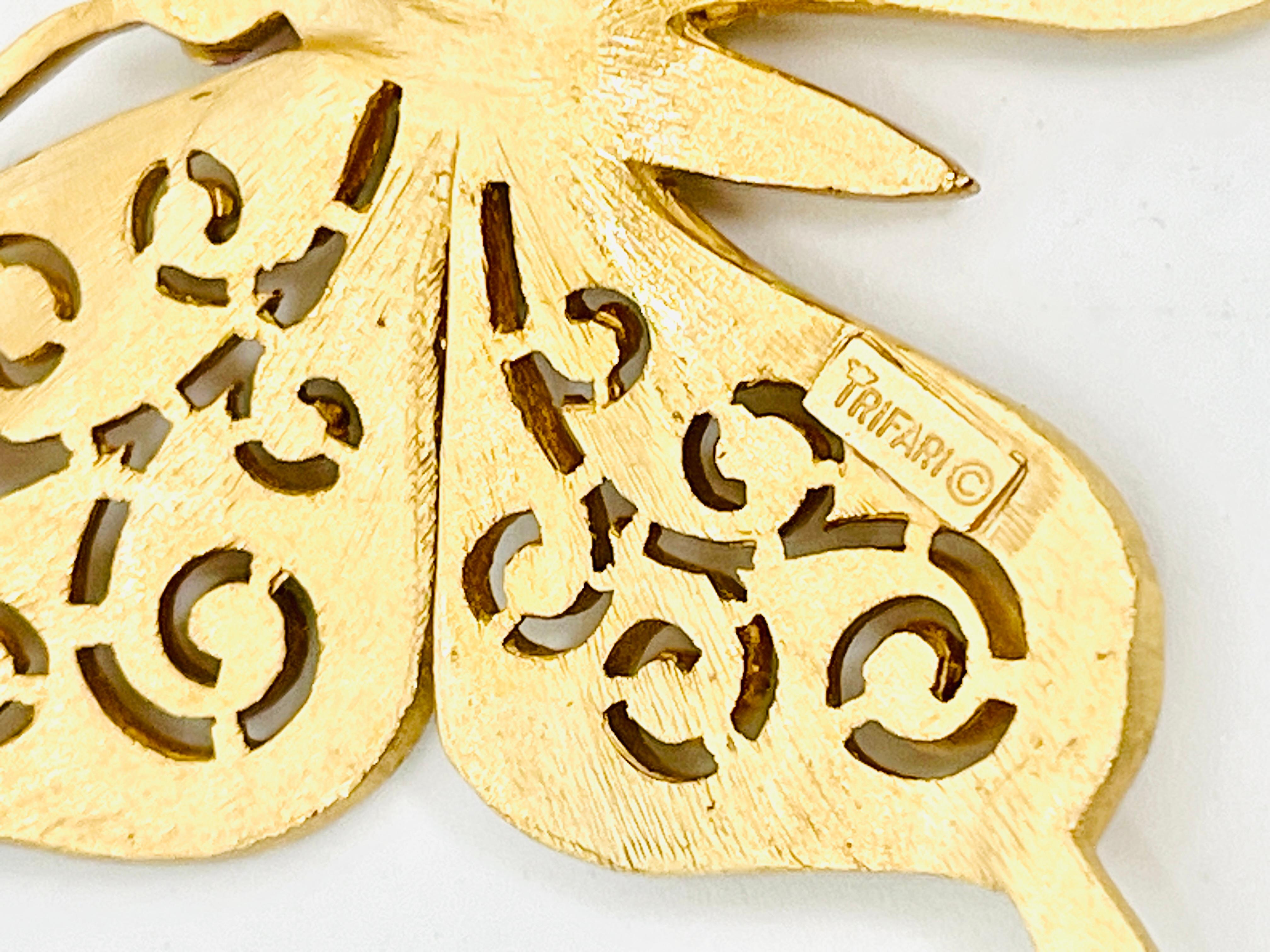 Trifari Gold Florentine Butterfly Brooch, Garnet Cabochon Eyes, Swirl Detail  For Sale 4