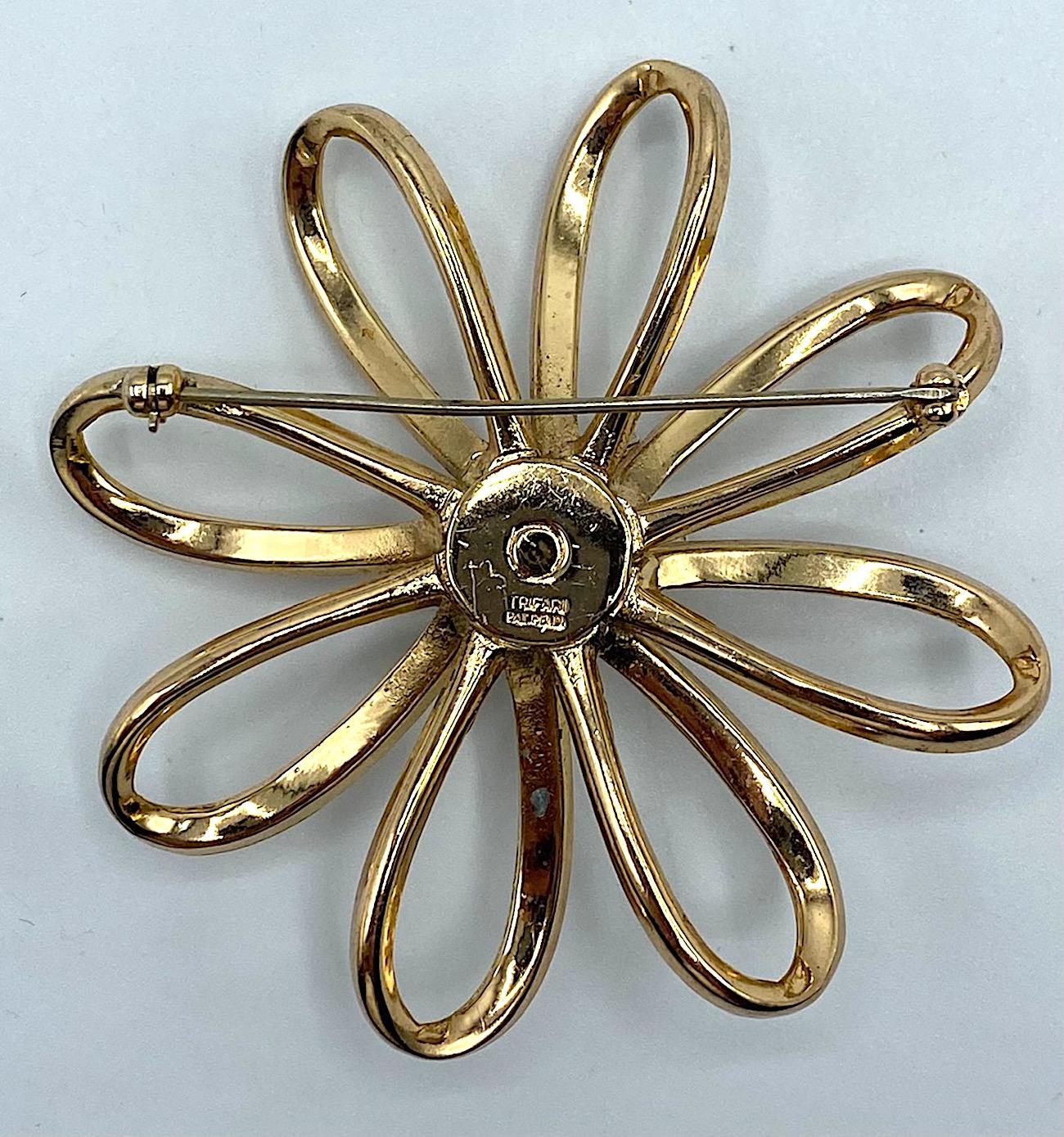 Trifari Gold Flower with Rhinestone Accent 1940s Flower Brooch In Good Condition In New York, NY