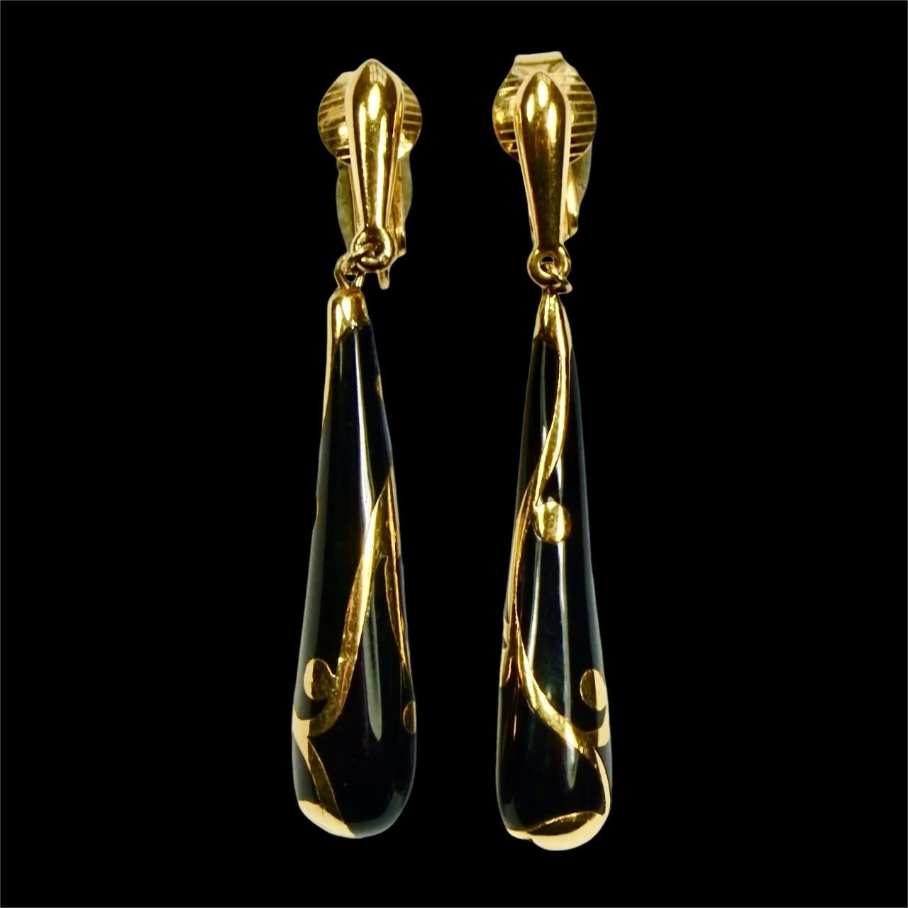 Trifari Gold Plated and Black Glass Drop Clip On Earrings circa 1960s For Sale 1