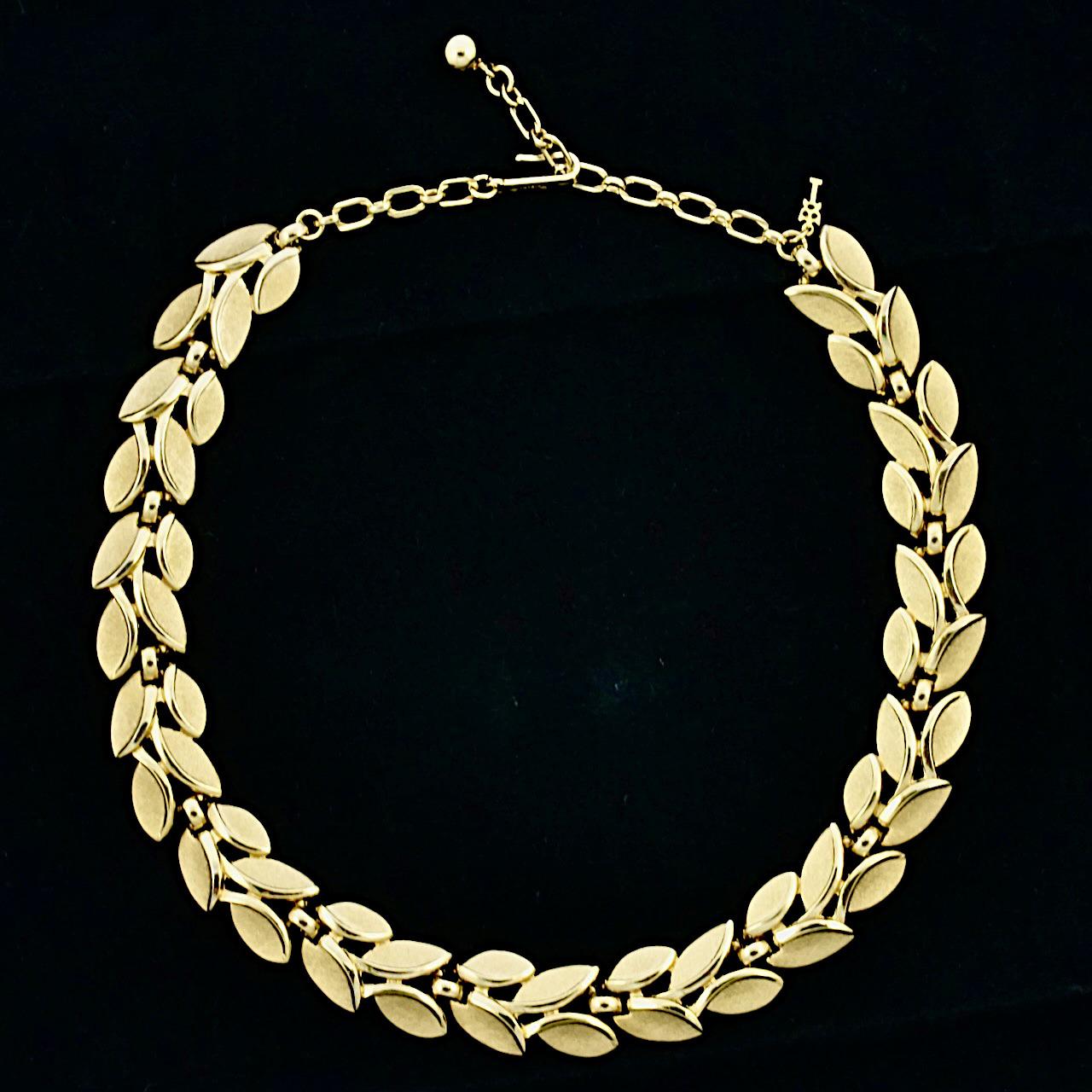 Trifari Gold Plated Brushed and Shiny Leaves Link Necklace circa 1960s For Sale 4