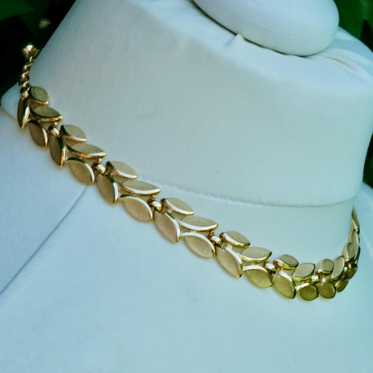 Trifari Gold Plated Brushed and Shiny Leaves Link Necklace circa 1960s For Sale 2