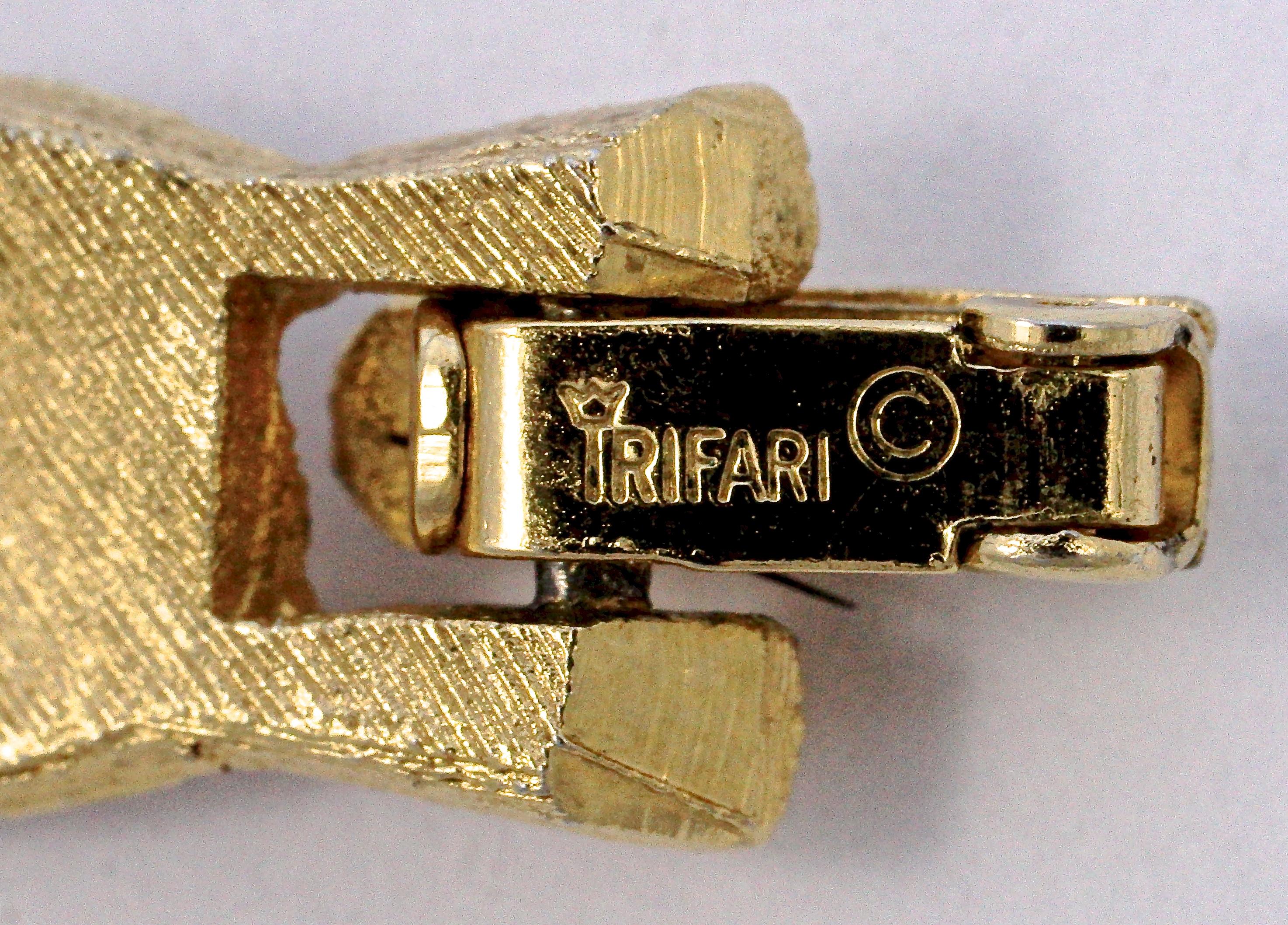 Women's or Men's Trifari Gold Plated February Birthday Amethyst Rhinestone Ribbon Bracelet