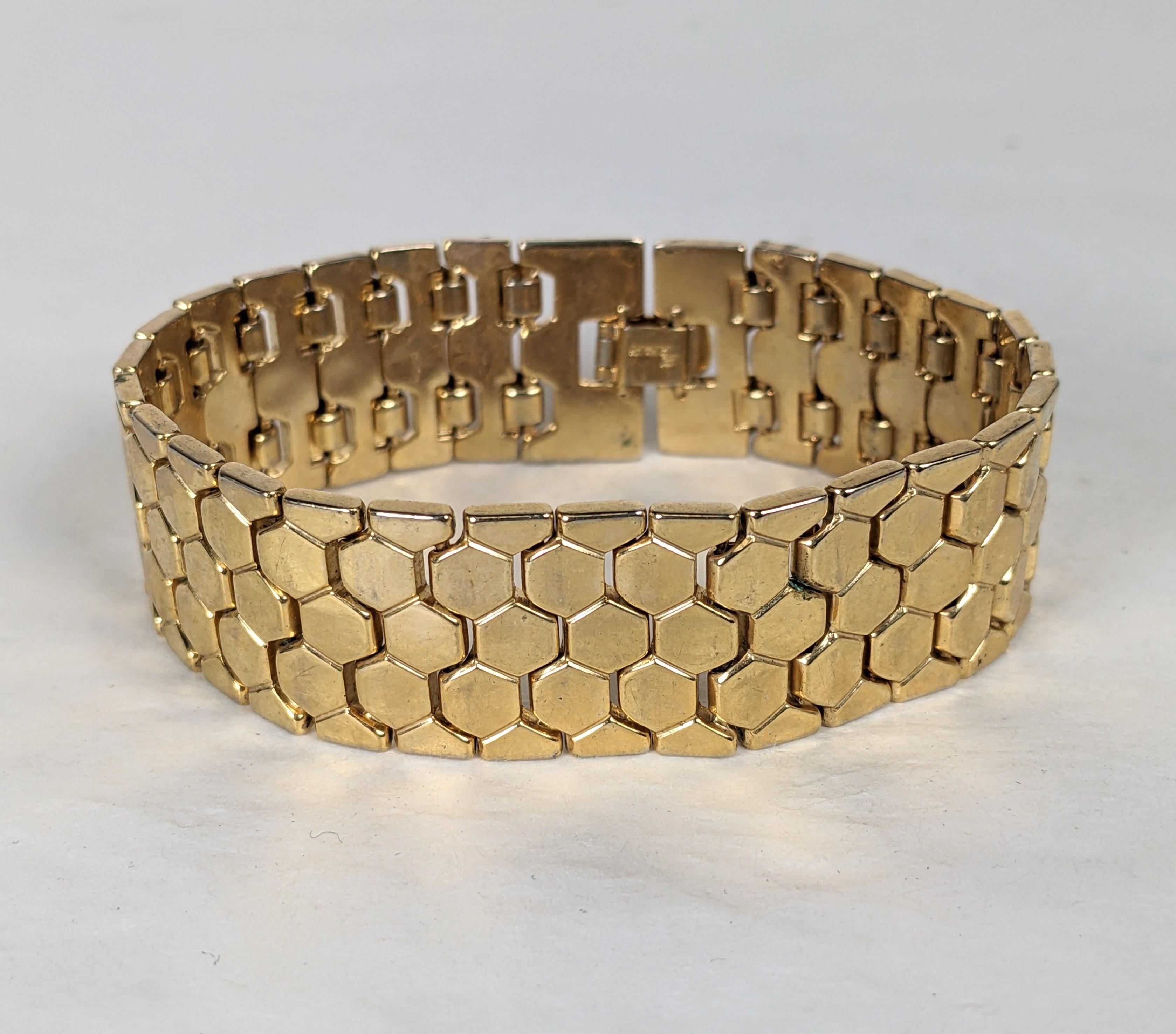 Trifari Honeycomb Link Retro Bracelet Excellent état - En vente à New York, NY