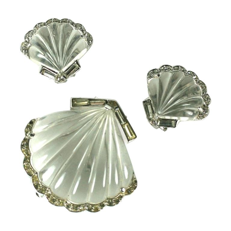 Trifari Jelly Belly Moon Shell Demi Parure in vendita