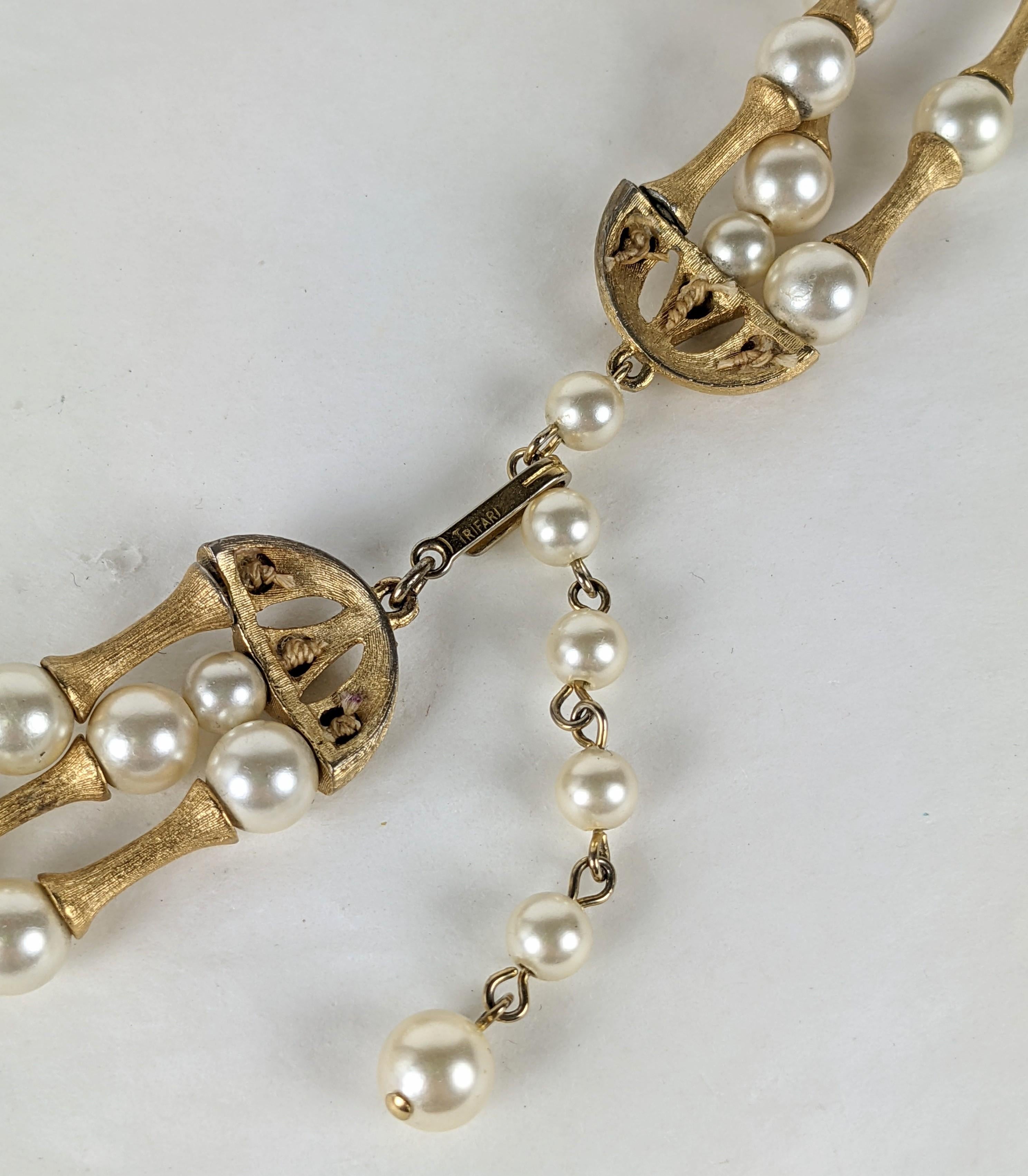 Trifari Modernist Pearl and Gilt Spacer Necklace In Excellent Condition For Sale In New York, NY