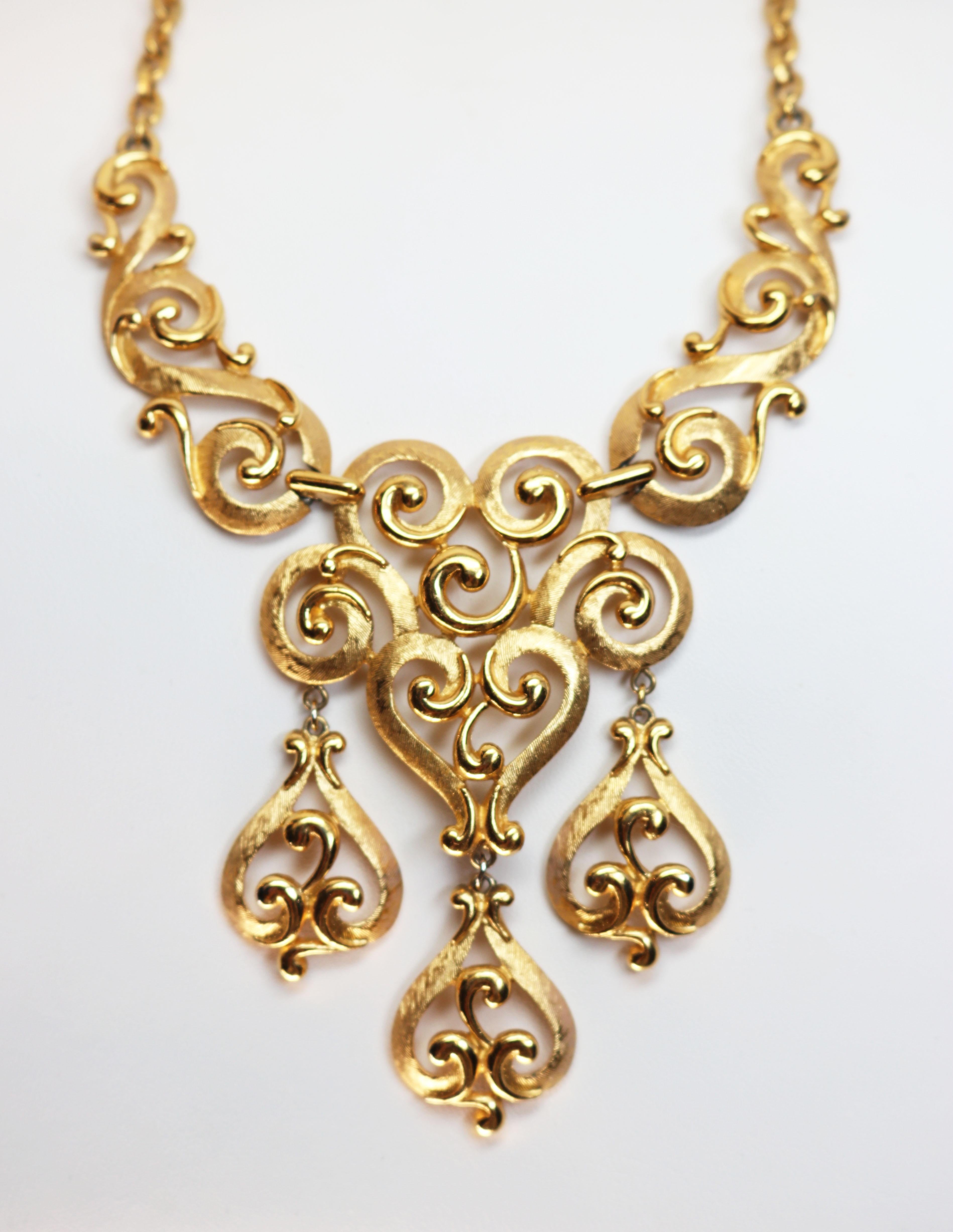 Trifari Necklace Etruscan Scroll Adjustable Articulating Necklace In Good Condition For Sale In Mastic Beach, NY