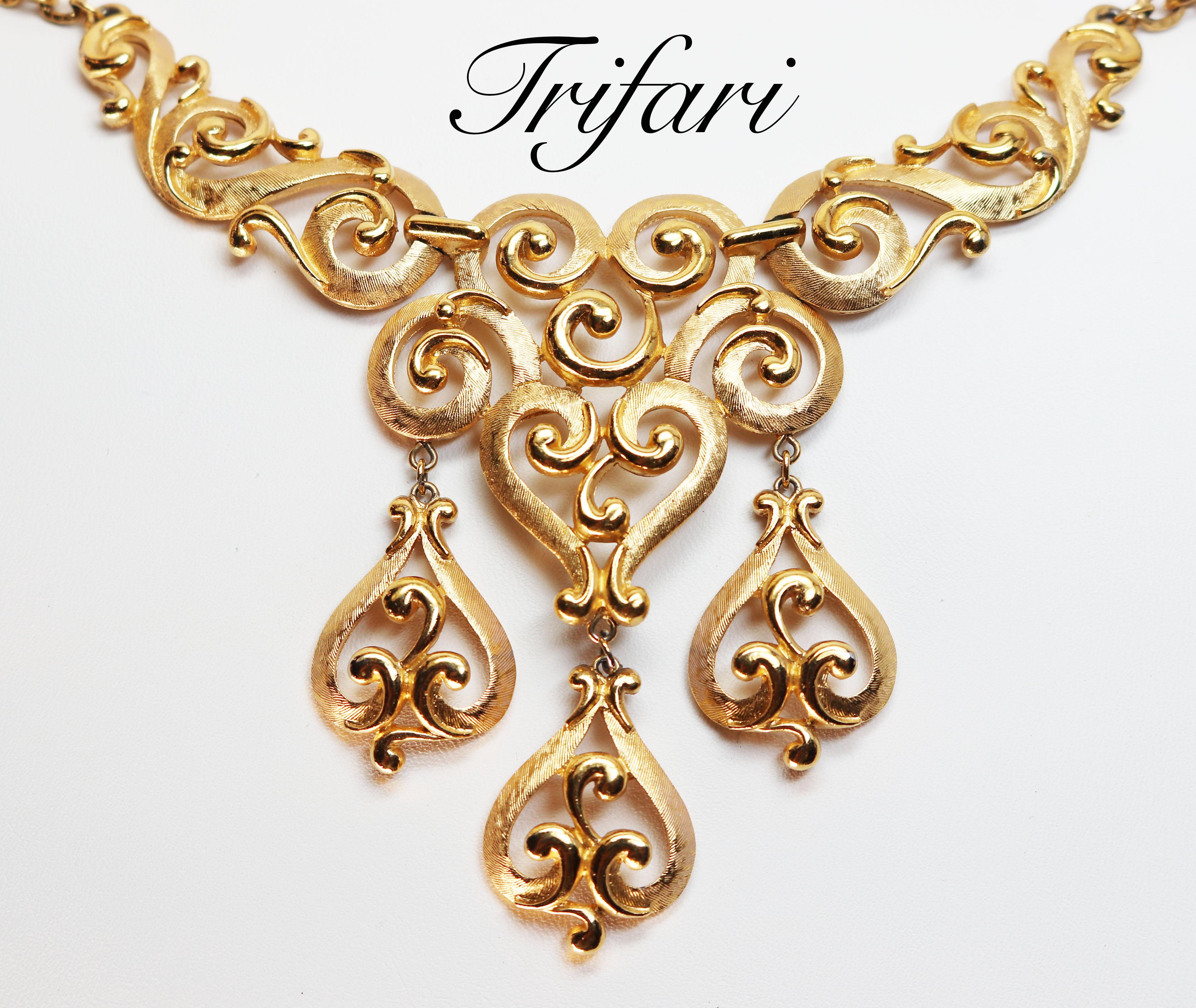 Trifari Necklace Etruscan Scroll Adjustable Articulating Necklace For Sale 3