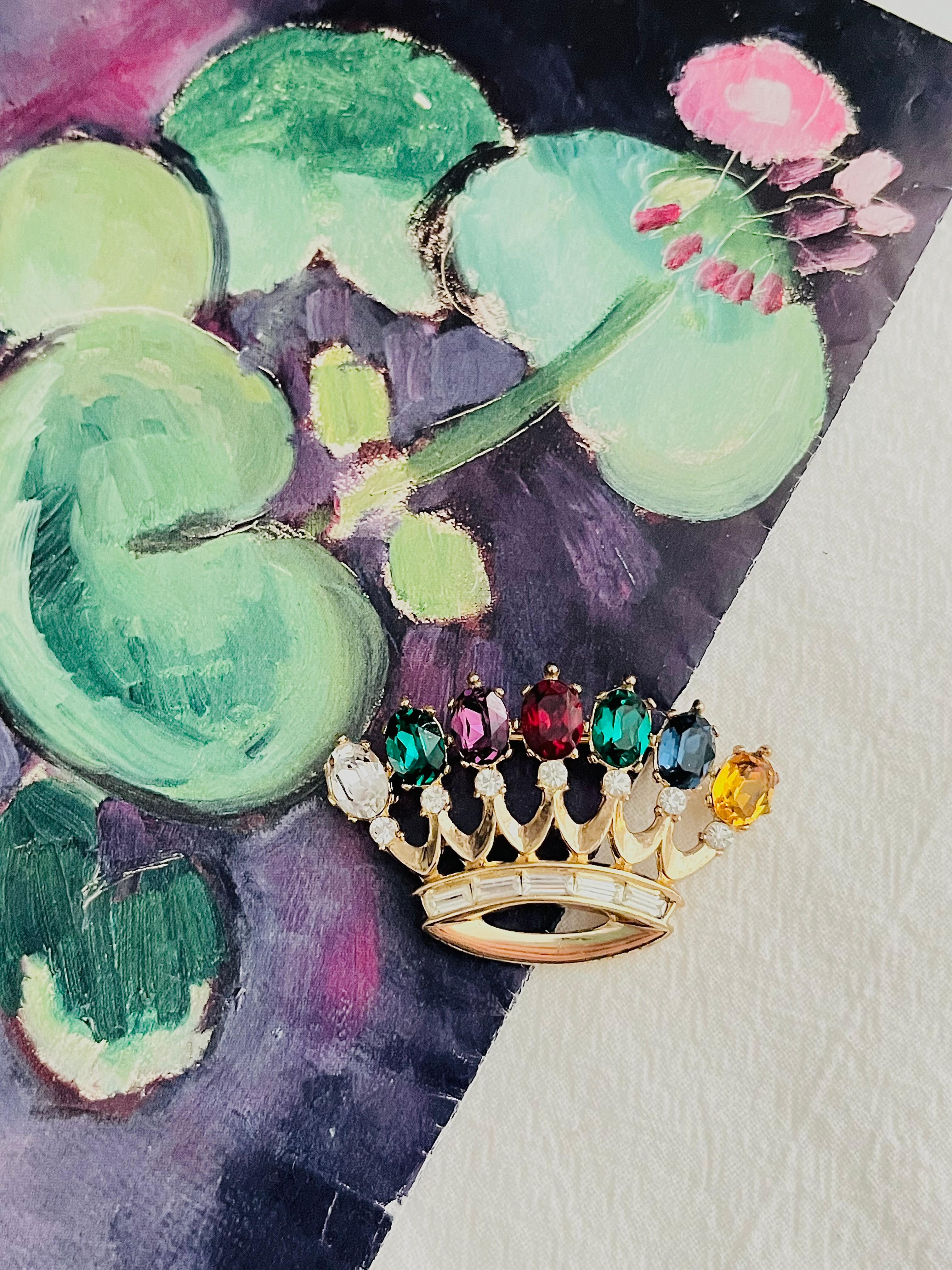 TRIFARI Philippe 1940s DEAREST Royal Crown Crest Coronation Crystal Gold Brooch In Good Condition In Wokingham, England