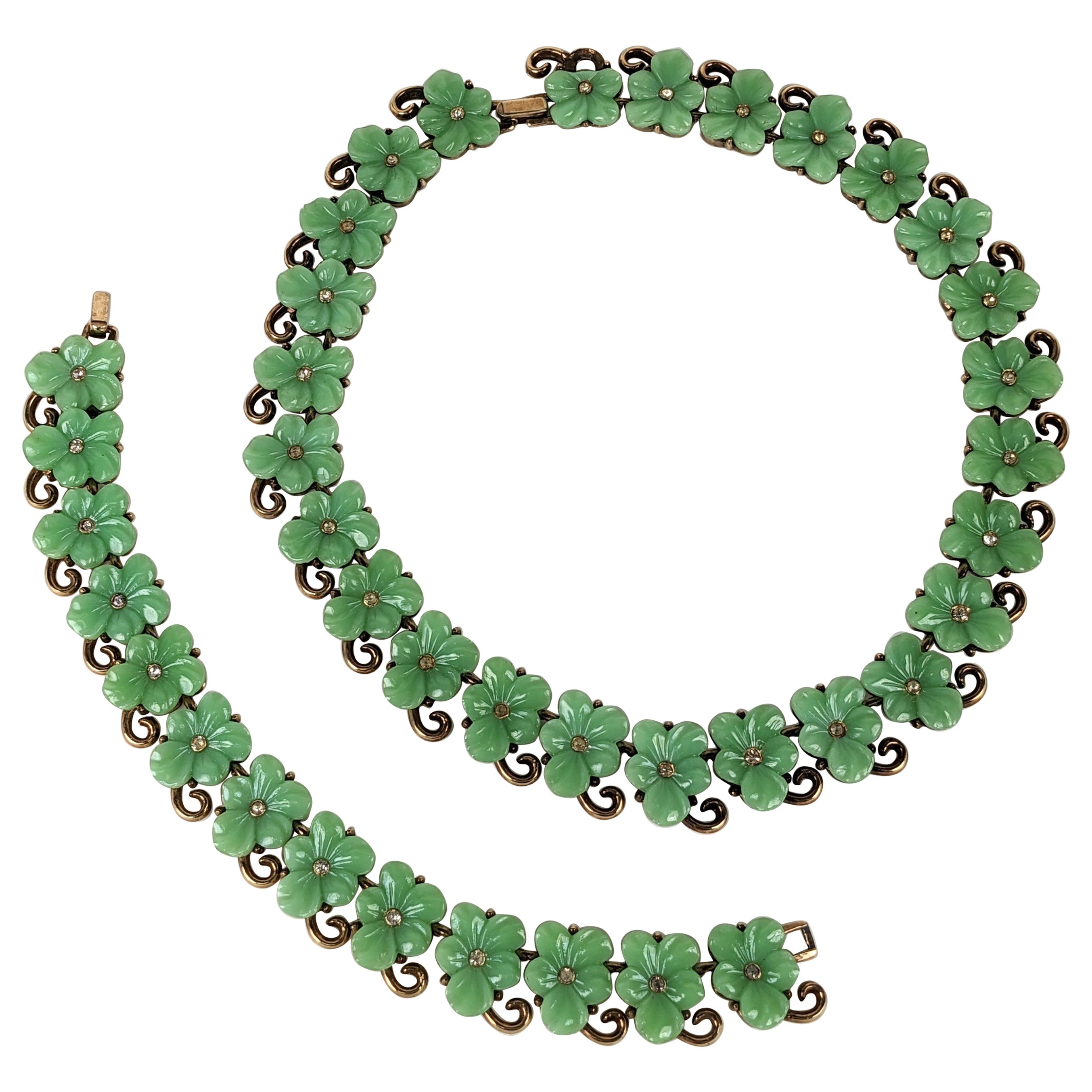 Trifari Retro Jade Pansy Suite in vendita