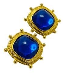 TRIFARI signed gold tone sapphire glass designer clip on earrings
