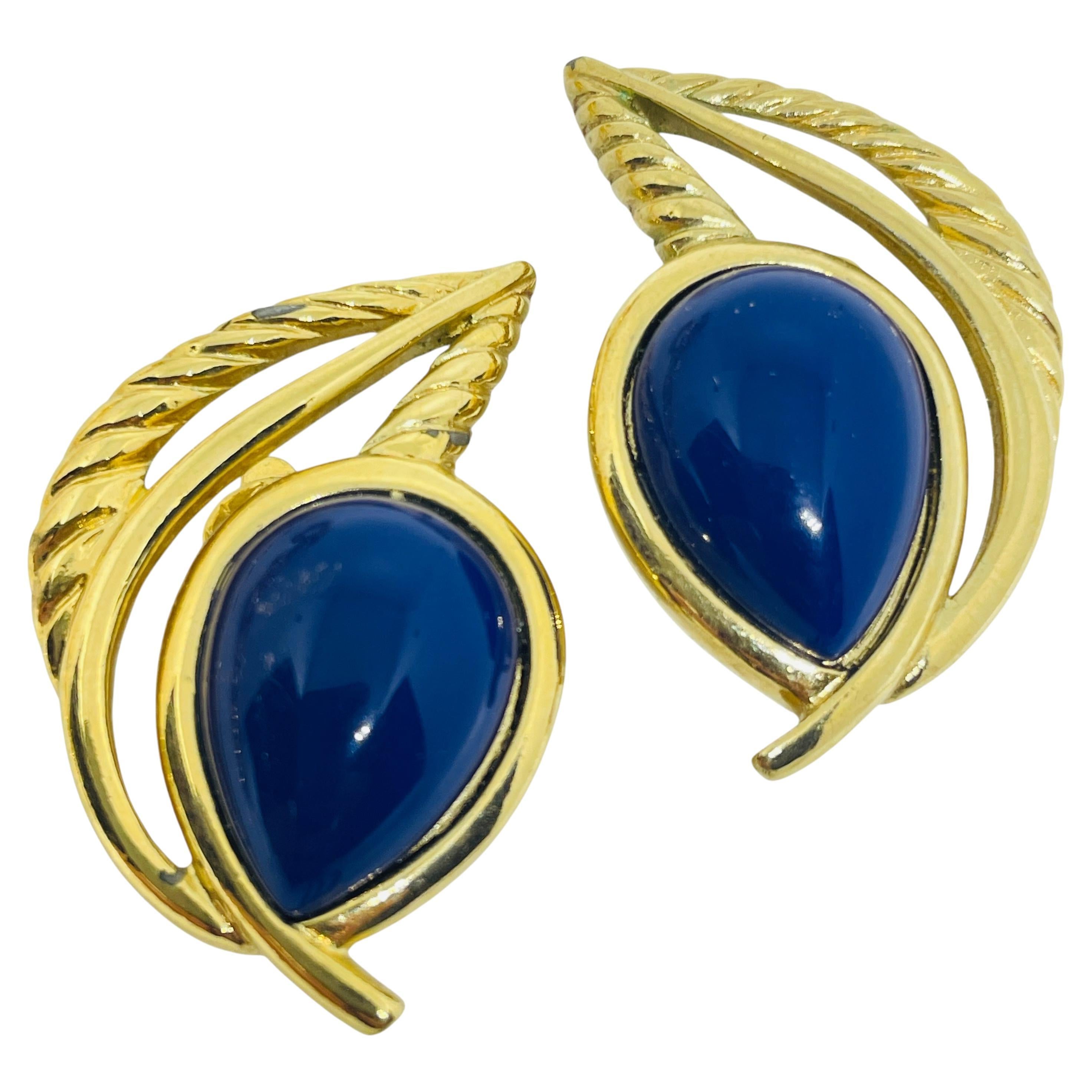 Orecchini a clip firmati Trifari in finto lapis d
oro vintage