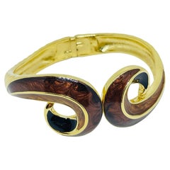 TRIFARI pulsera de esmalte en espiral vintage firmada en tono dorado de diseño
