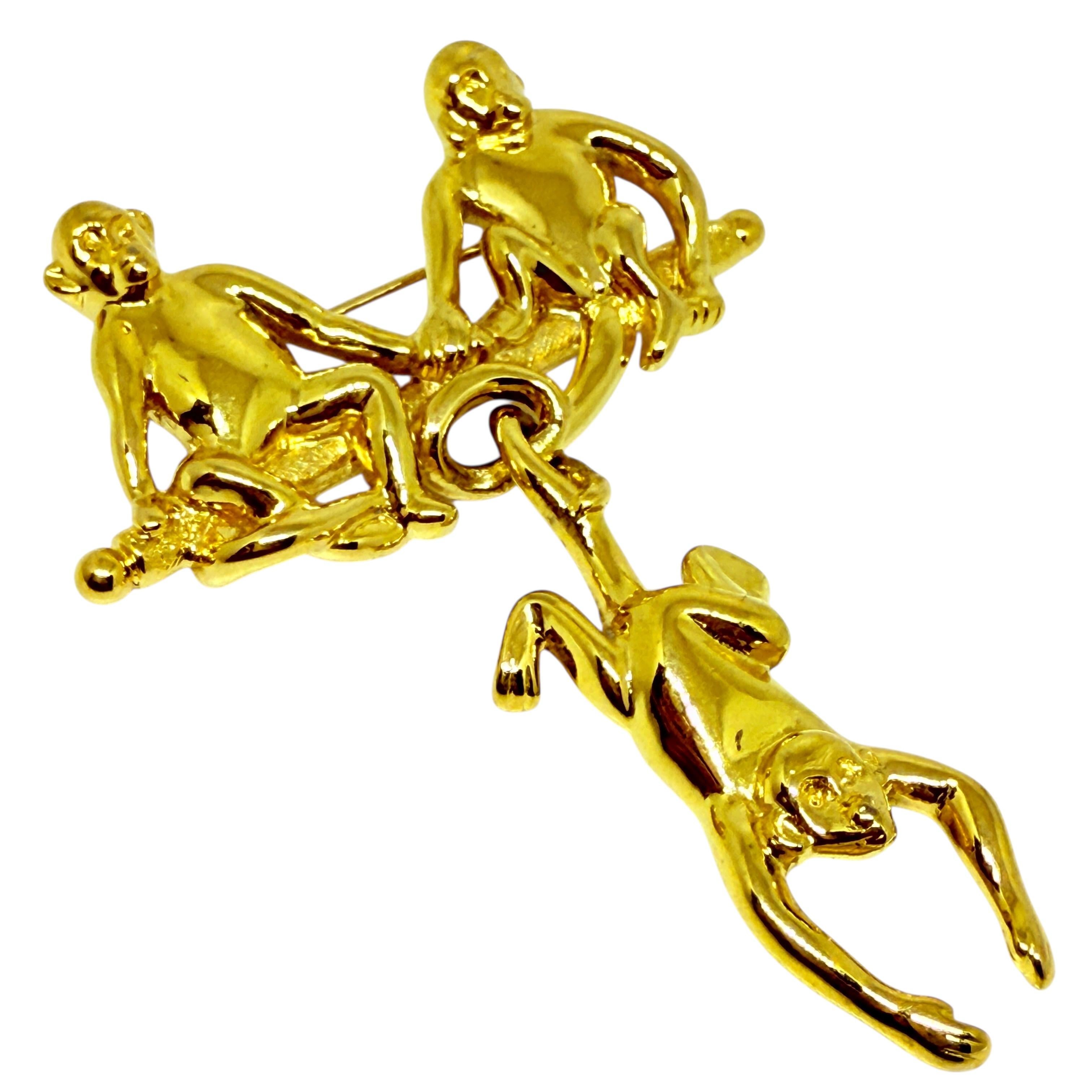TRIFARI signed vintage gold tone three monkeys designer brooch For Sale 1