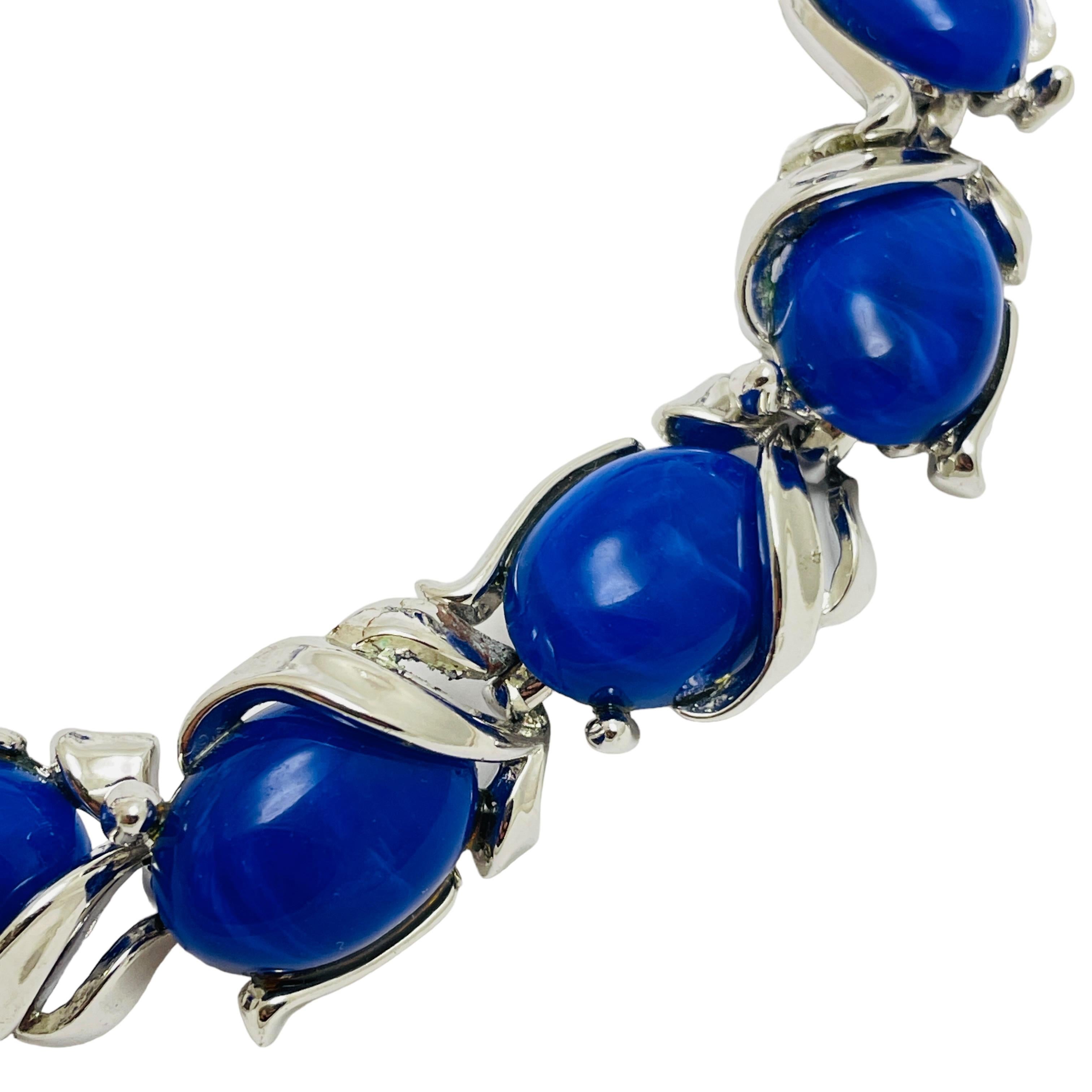 DETAILS

• signed TRIFARI

• silver tone with lucite cabochons

• vintage designer necklace

MEASUREMENTS  

• 

CONDITION

•  very good vintage condition with minimal signs of wear 

 Sku 44

❤️❤️  VINTAGE DESIGNER JEWELRY ❤️❤️

❤️❤️  ALEXANDER’S