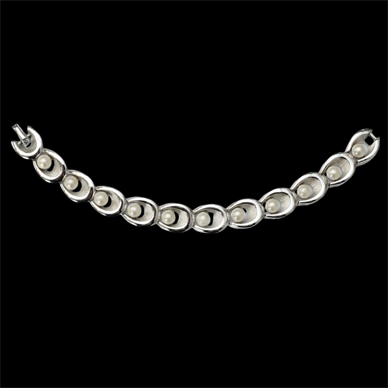 Trifari Silver Plated Brushed and Shiny Bracelet with Faux Pearls circa 1960s For Sale 5
