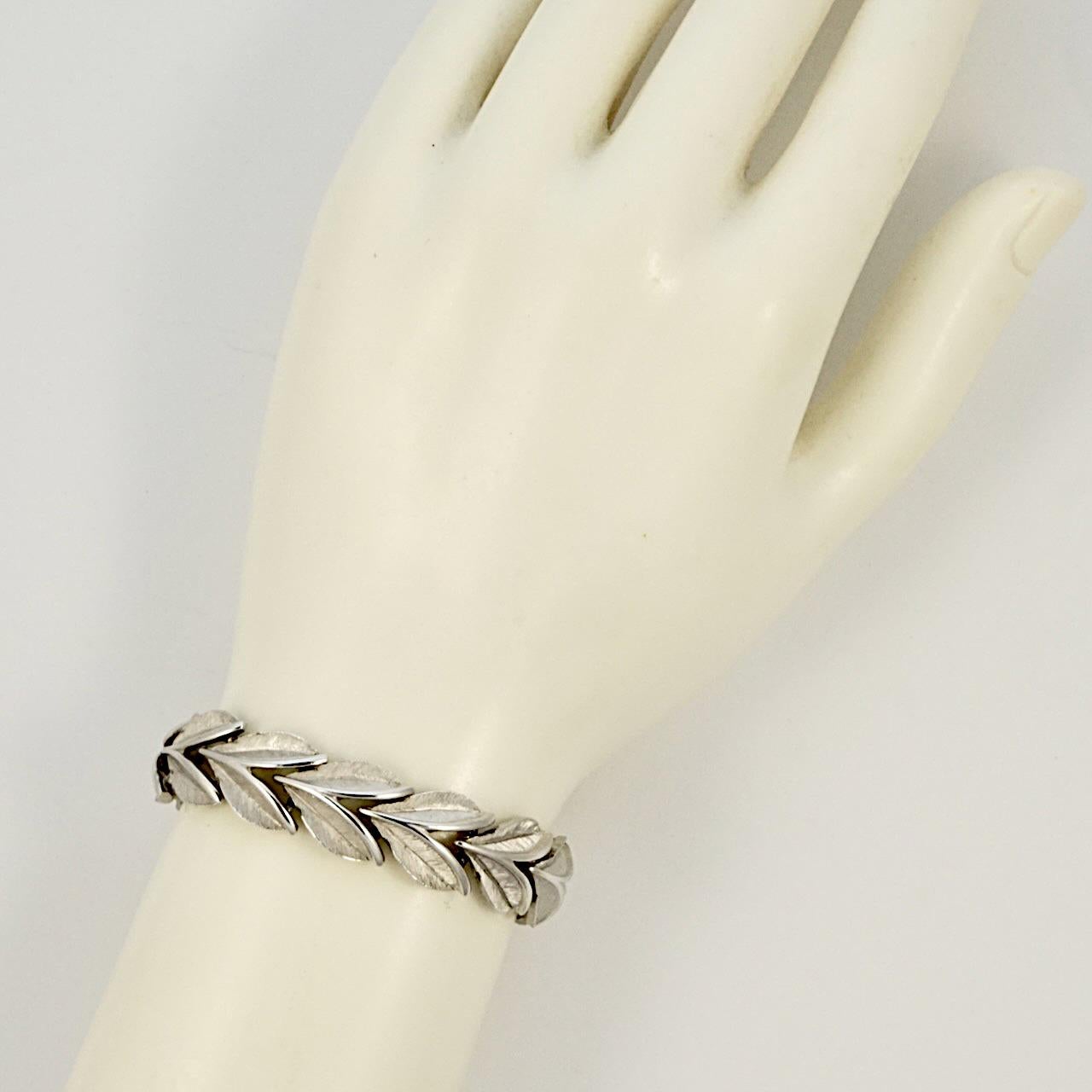 Trifari Silver Plated Brushed and Shiny Leaves Link Bracelet circa 1960s For Sale 2