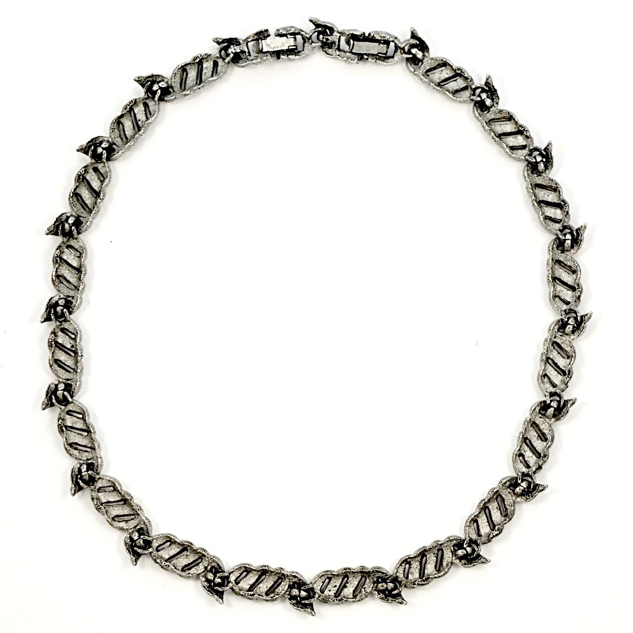 Trifari Silver Plated Brushed and Shiny Link Design Necklace circa 1960s For Sale 1
